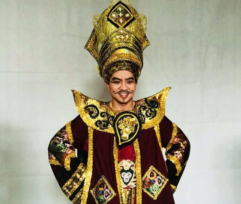 استیون نگوین، ما ران دو، هویِن بائو نگوک، چهرههای درخشان سینما روی صحنه مد - عکس ۲. Steven Nguyễn, Ma Ran Đô, Huỳnh Bảo Ngọc trên sàn diễn - Ảnh 2.