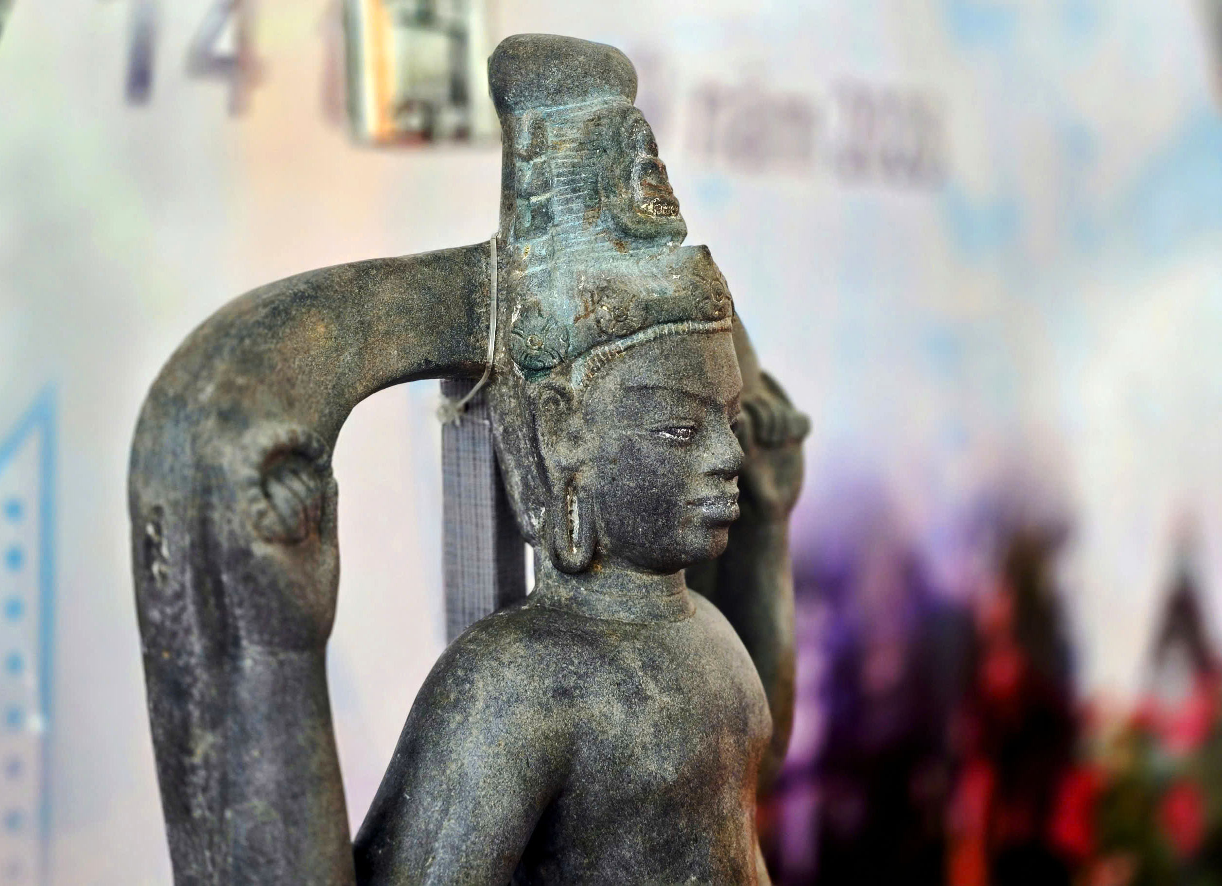Tượng Avalokitesvara Bắc Bình bằng sa thạch được công nhận bảo vật quốc gia- Ảnh 2.