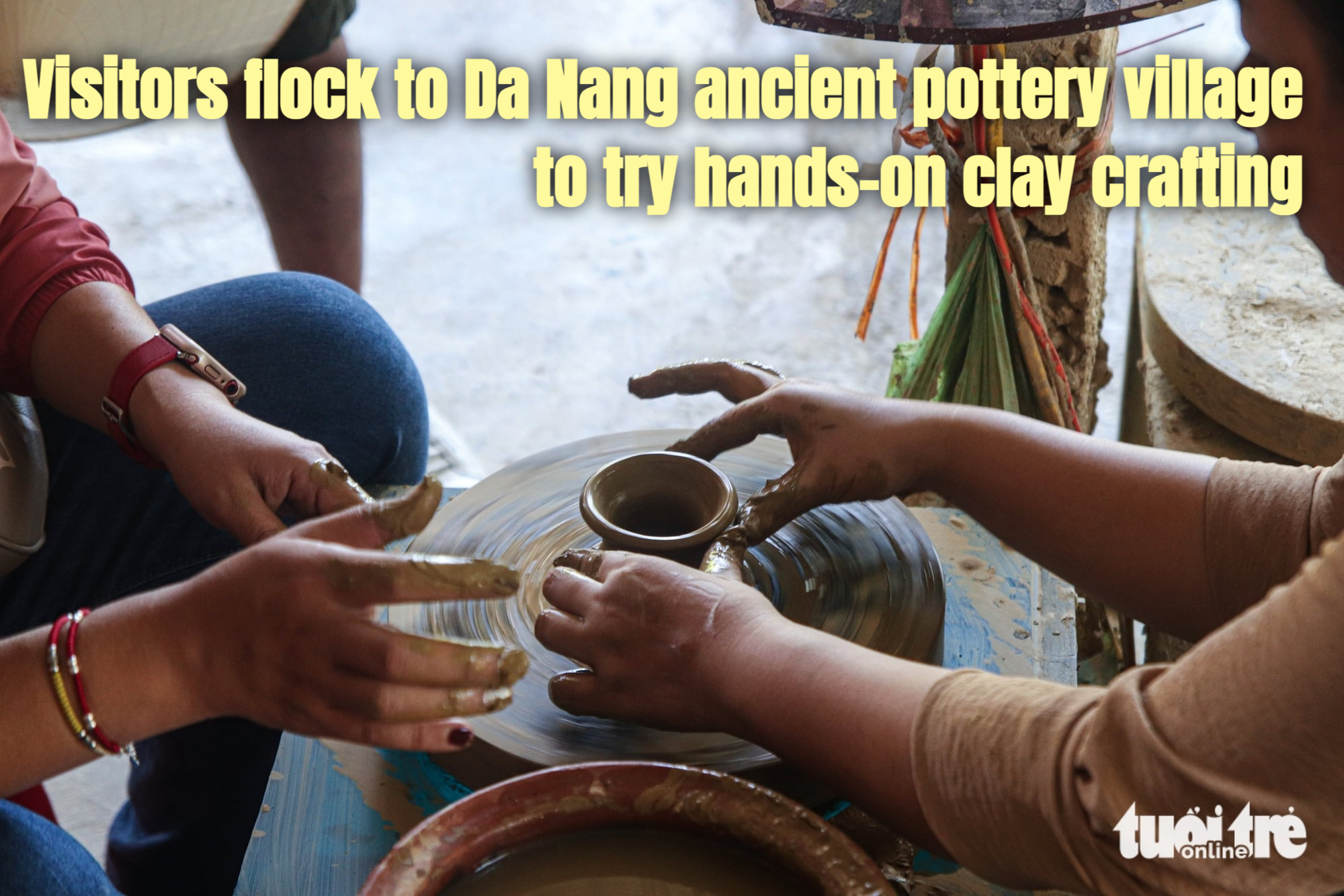 Visitors flock to Da Nang ancient pottery village to try hands-on clay crafting
