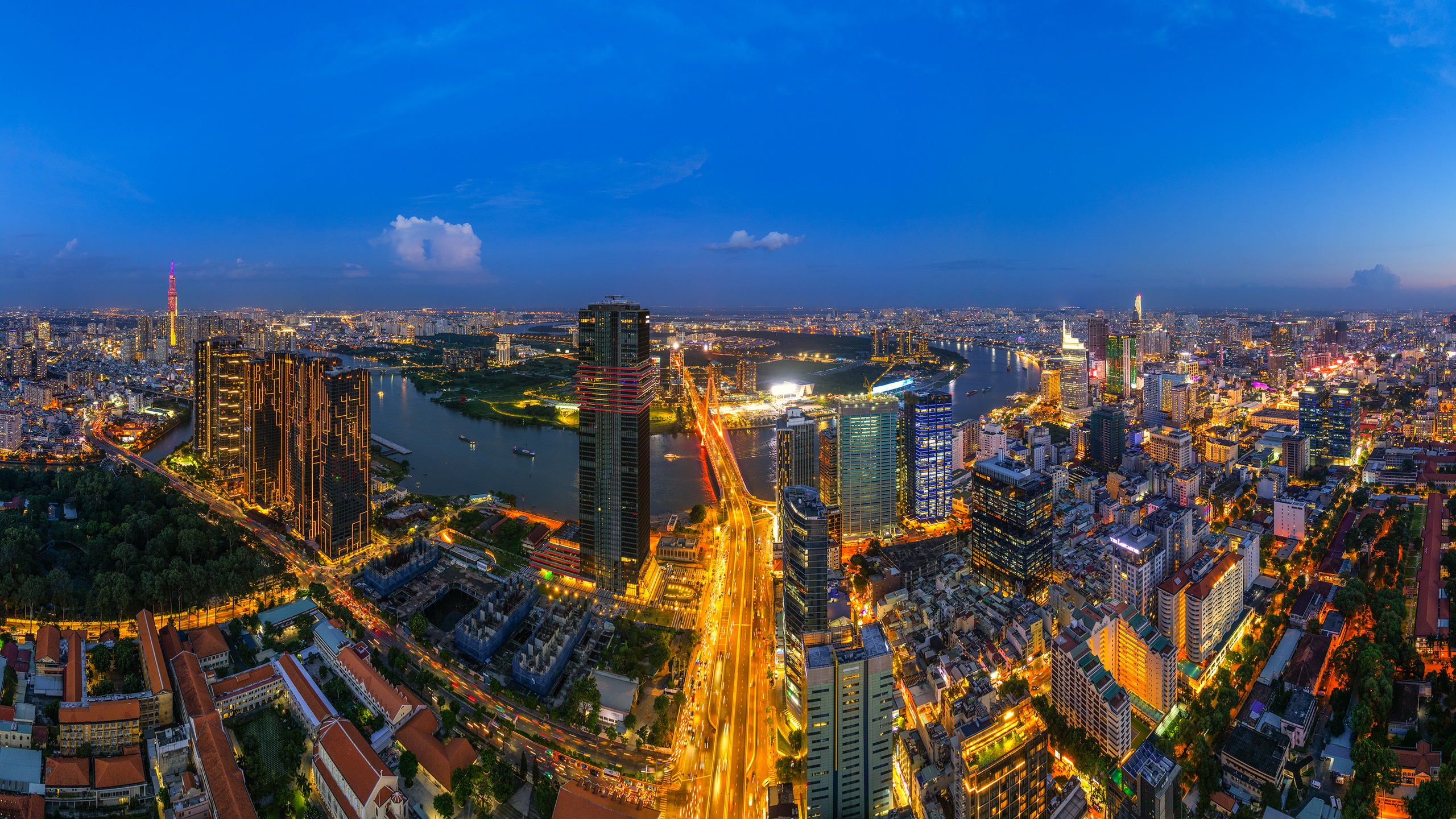 Ảnh chụp trong đại lễ 30-4 từ Landmark 81 đoạt giải nhất ‘TP.HCM - Sắc màu mới’ - Ảnh 11.