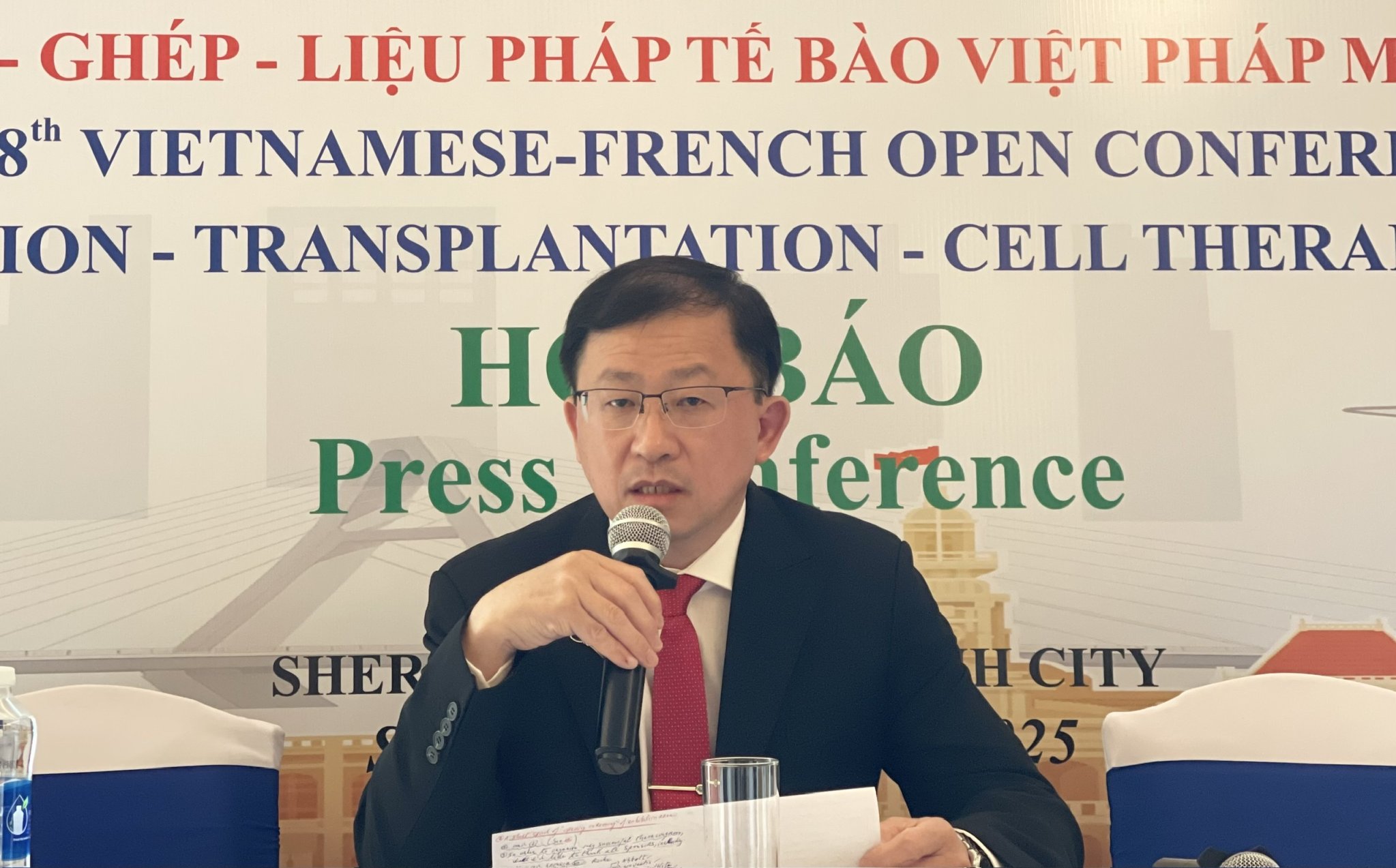 Lần đầu Việt Nam điều trị thành công ca bạch cầu cấp bằng liệu pháp tế bào khó nhất - Ảnh 1.