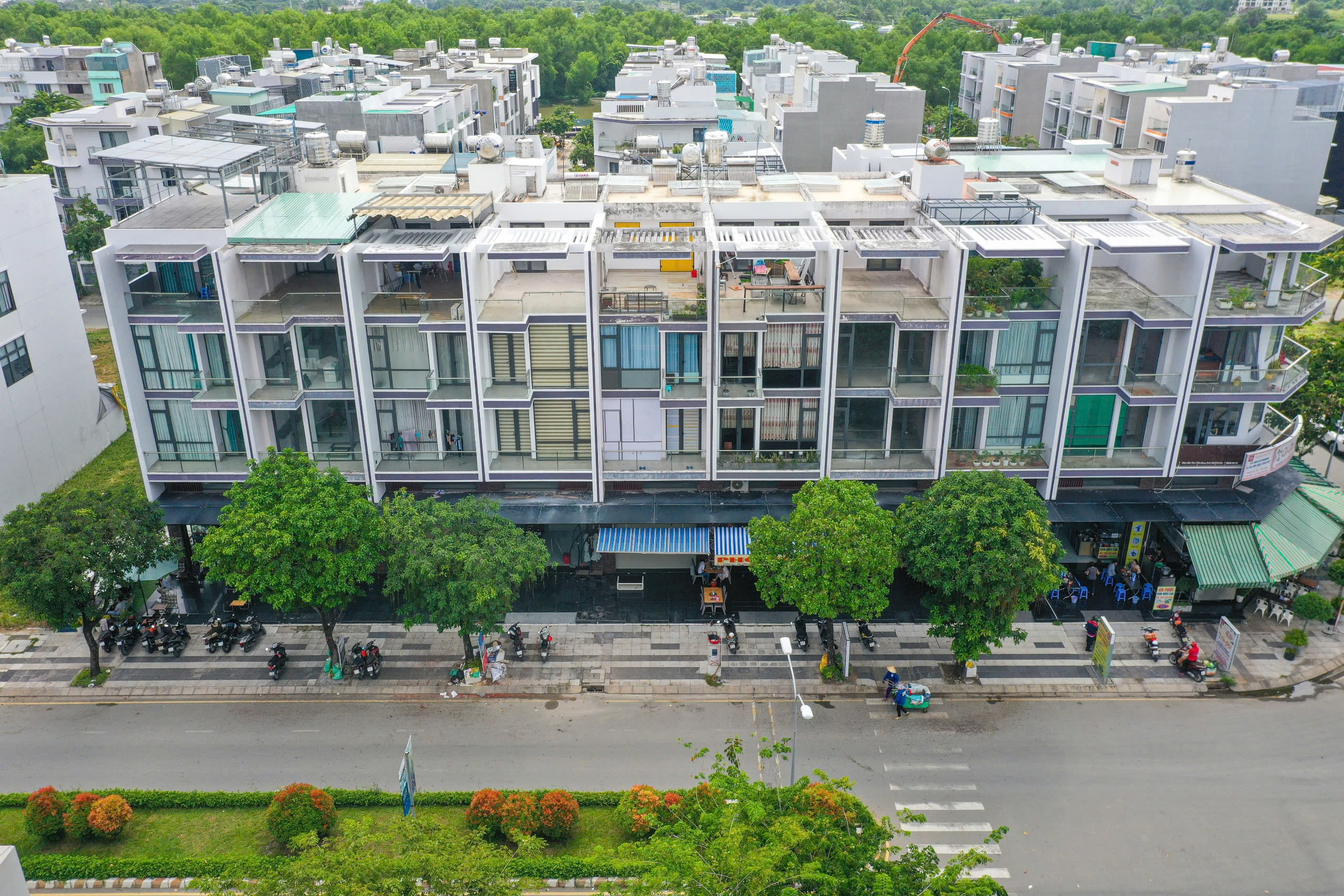 20 năm chưa được cấp sổ hồng, cả người mua nhà lẫn chủ đầu tư rơi vào thế khó - Ảnh 1.