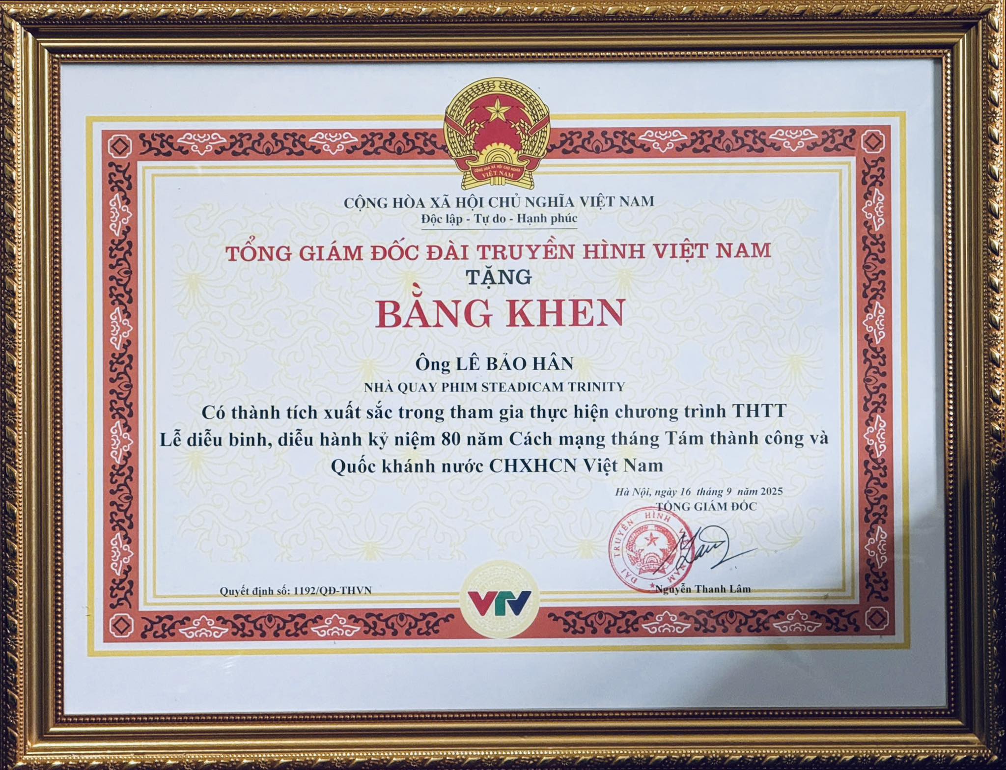 Nhận bằng khen của VTV, Lê Bảo Hân nói ‘sĩ đến tận kiếp sau' - Ảnh 2.