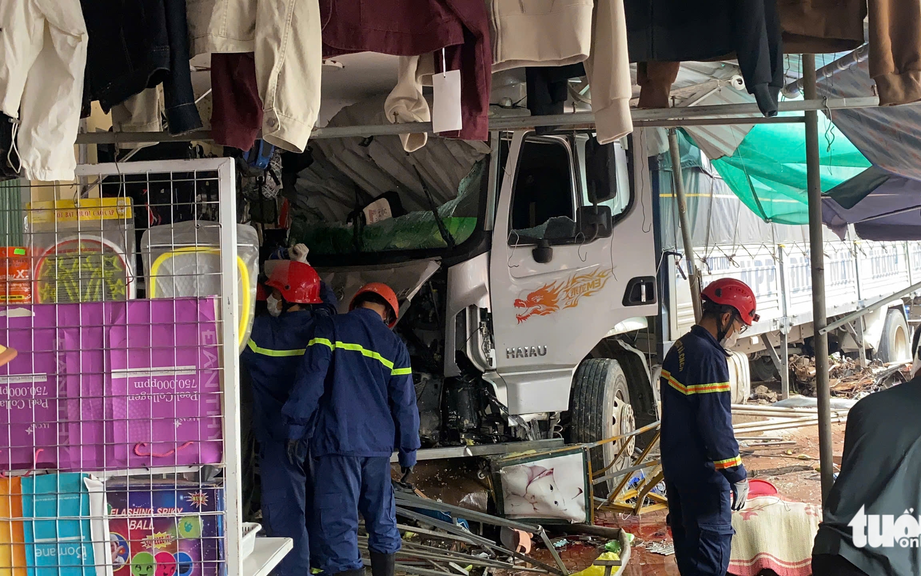 Truck-tractor trailer collision kills 2, injures 3 in north-central Vietnam
- Ảnh 1. Truck-tractor trailer collision kills 2, injures 3 in north-central Vietnam
- Ảnh 1.