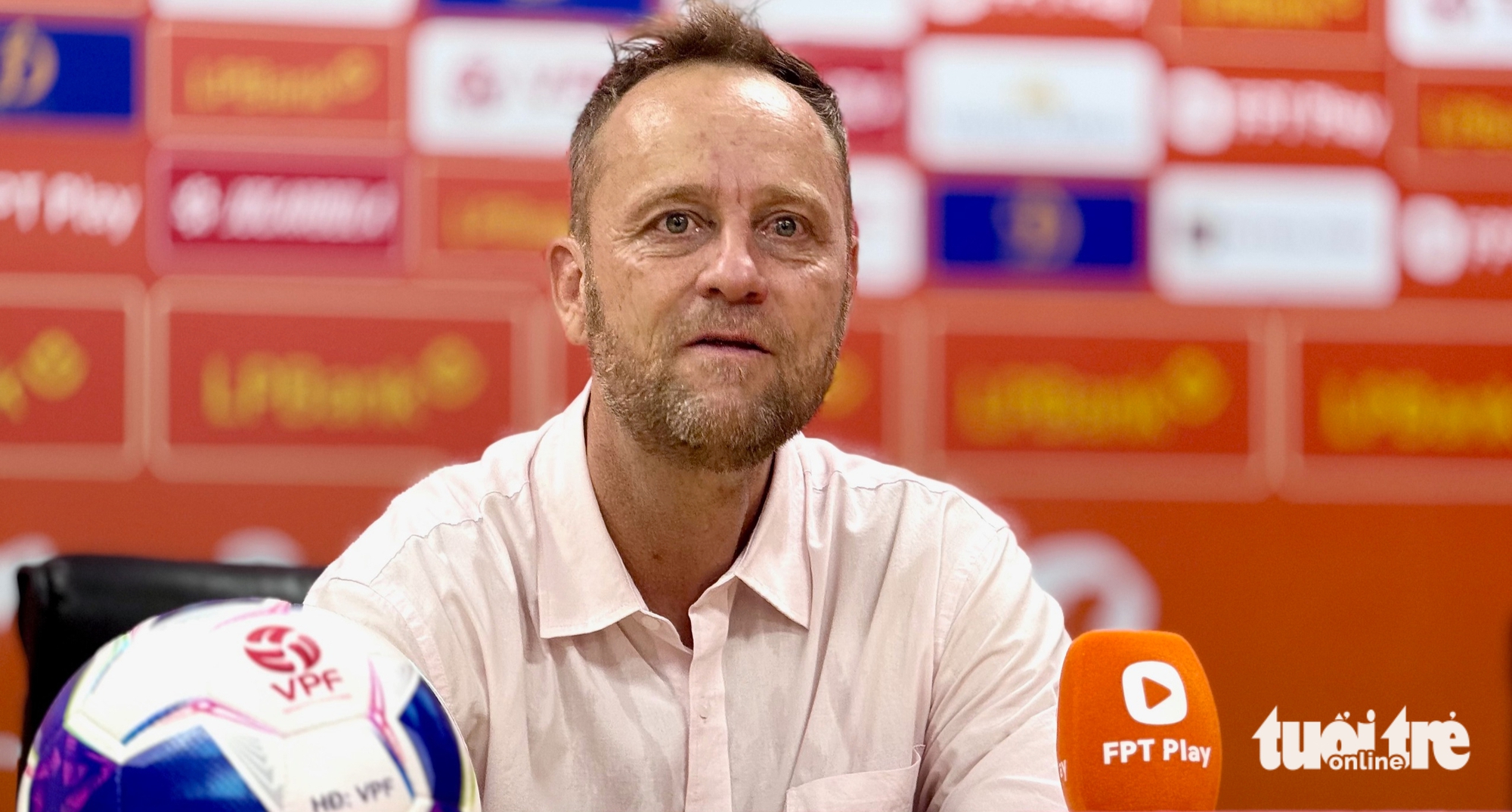 HLV CLB Công An Hà Nội: 'Chúng tôi đi Trung Quốc không phải để nghỉ mát' - Ảnh 1.