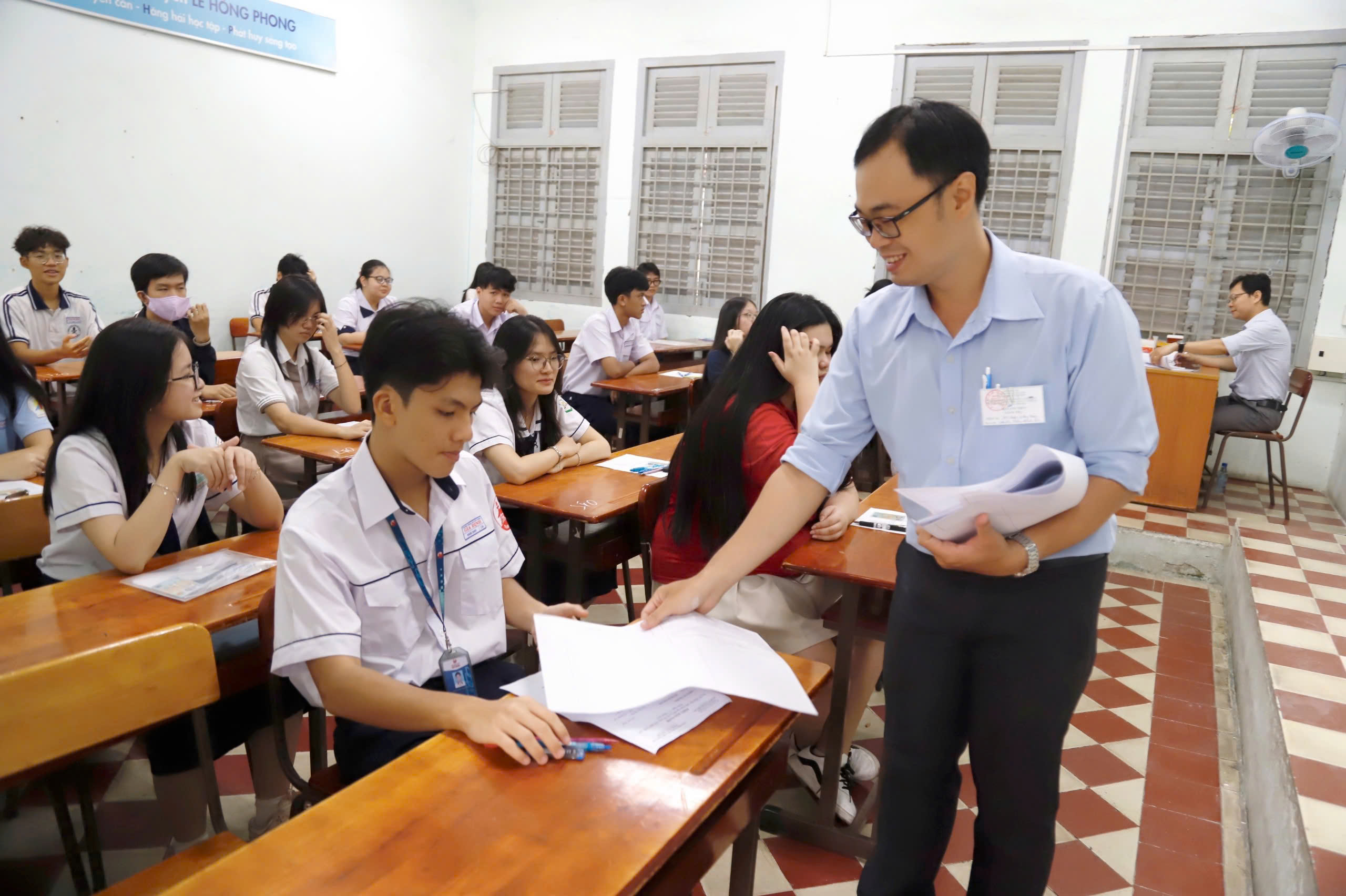 Hơn 3.000 học sinh TP.HCM thi chọn học sinh giỏi đầu tiên sau sáp nhập - Ảnh 2.