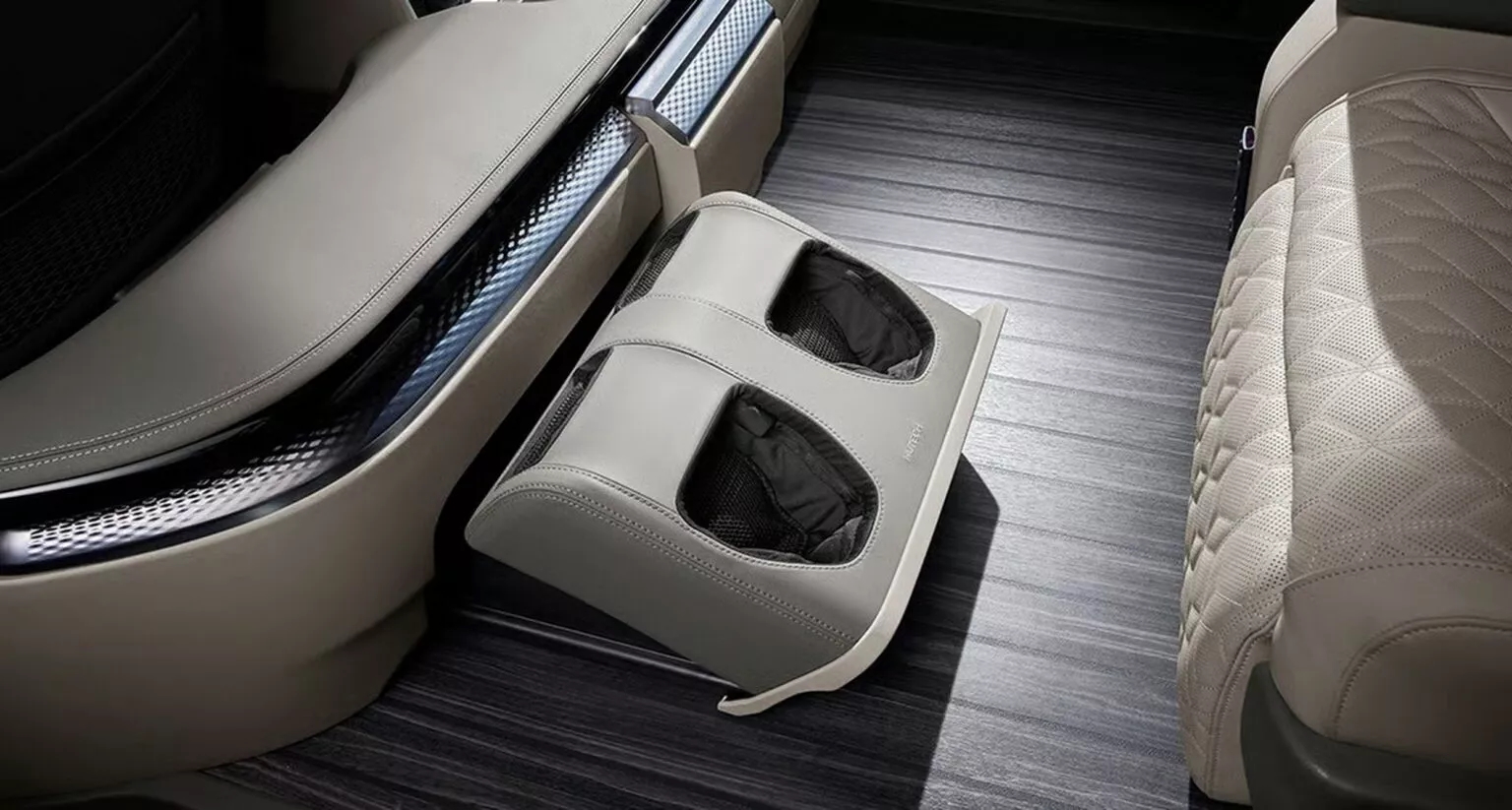 Kia Carnival 2026 thêm bản 'chủ tịch': Như phòng khách sạn di động, có chi tiết gợi nhớ Rolls-Royce - Ảnh 8.