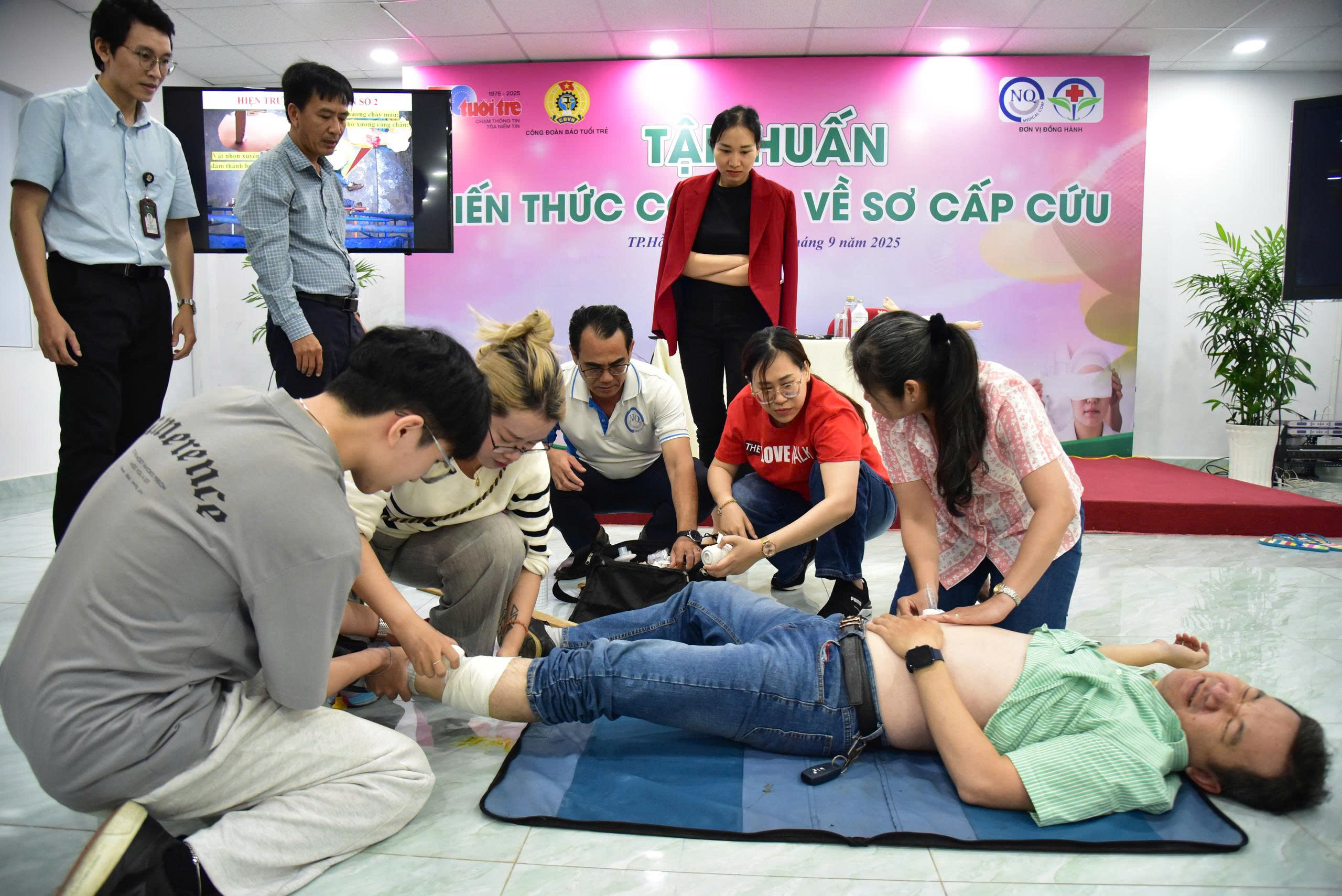 Người hóc dị vật cao 1,7m, người 'nấm lùn' sơ cứu bằng cách nào? - Ảnh 6.
