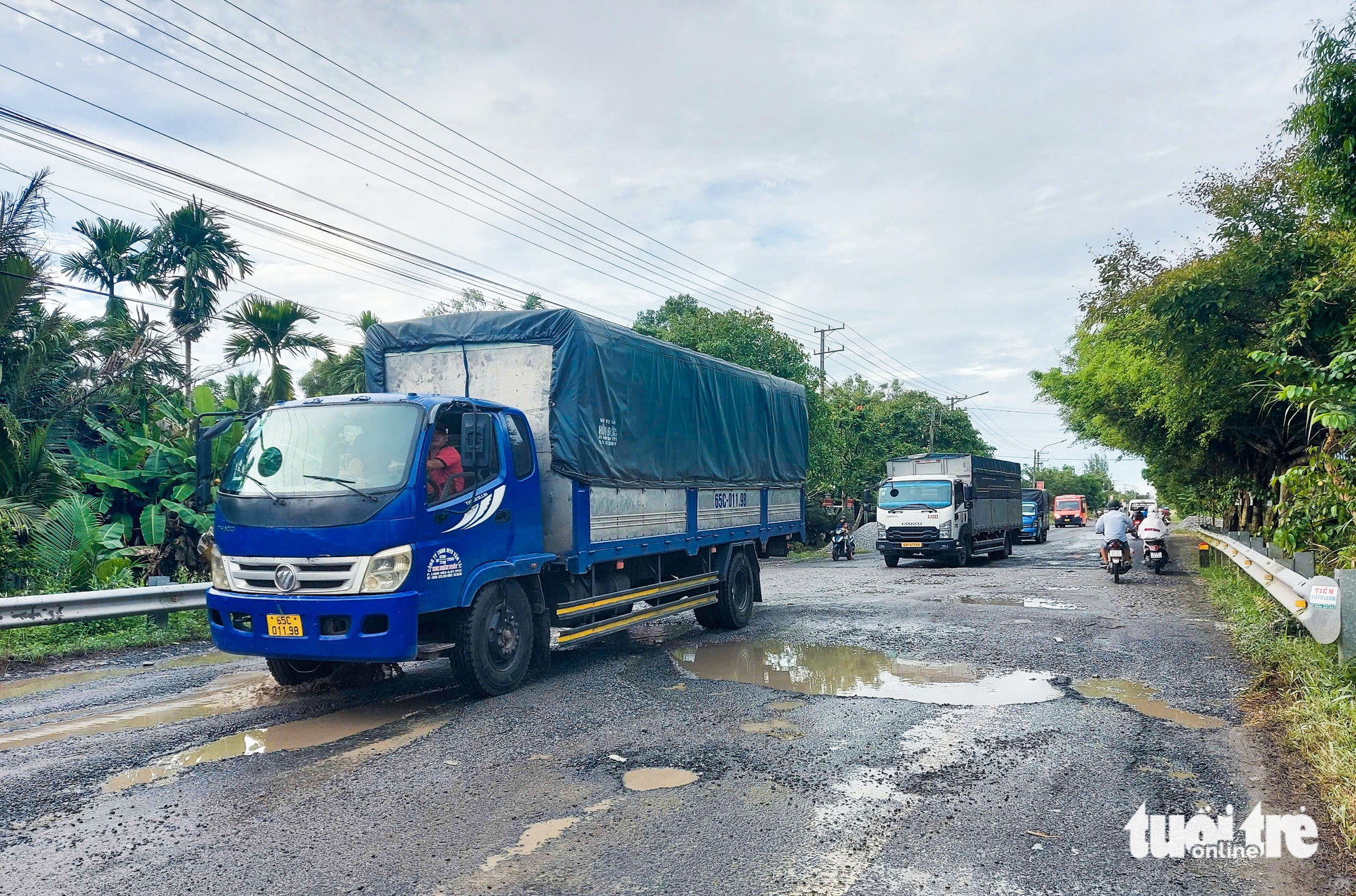 Gần 10km quốc lộ 61 nát như tương, dân ngao ngán - Ảnh 3.