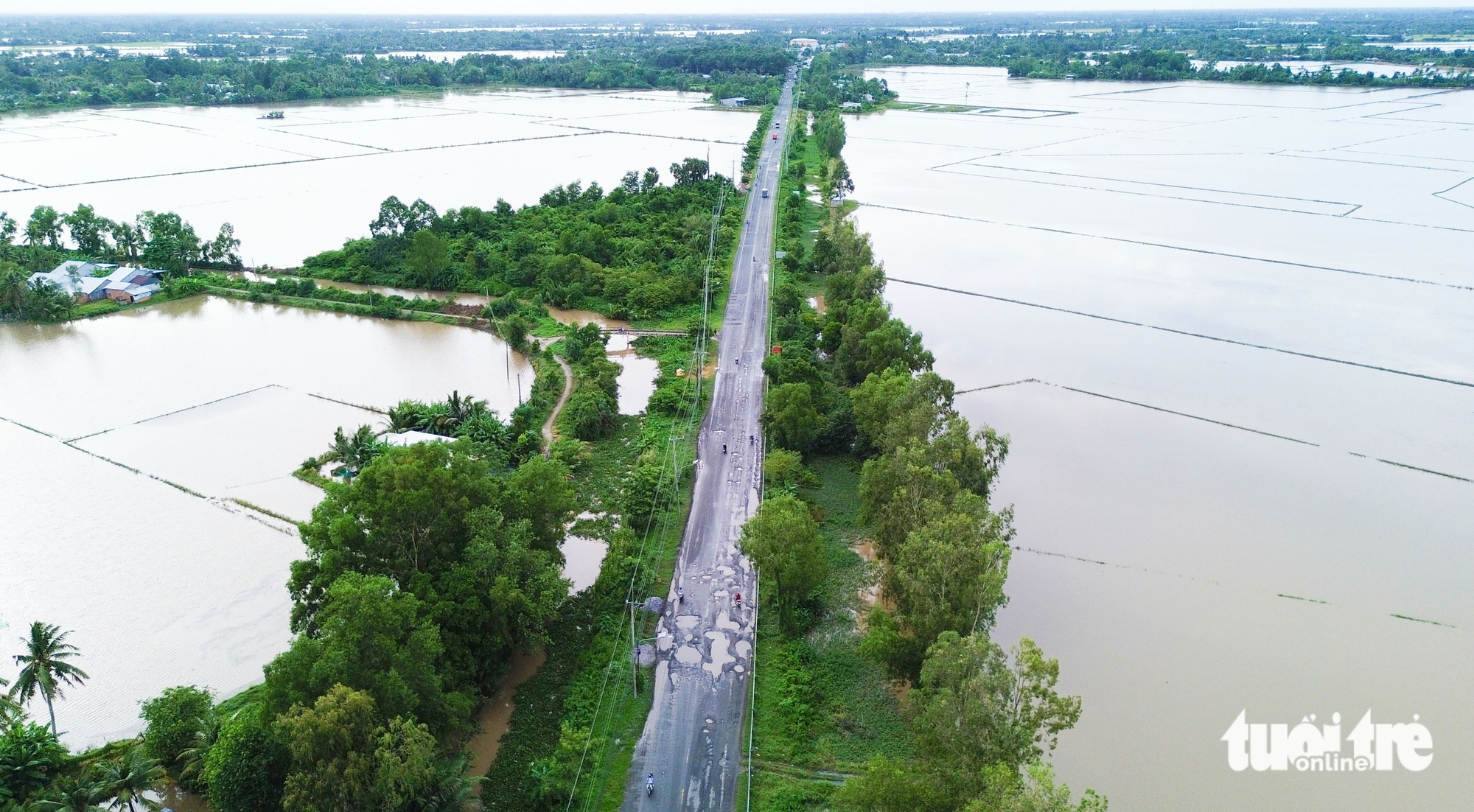 Gần 10km quốc lộ 61 nát như tương, dân ngao ngán - Ảnh 6.