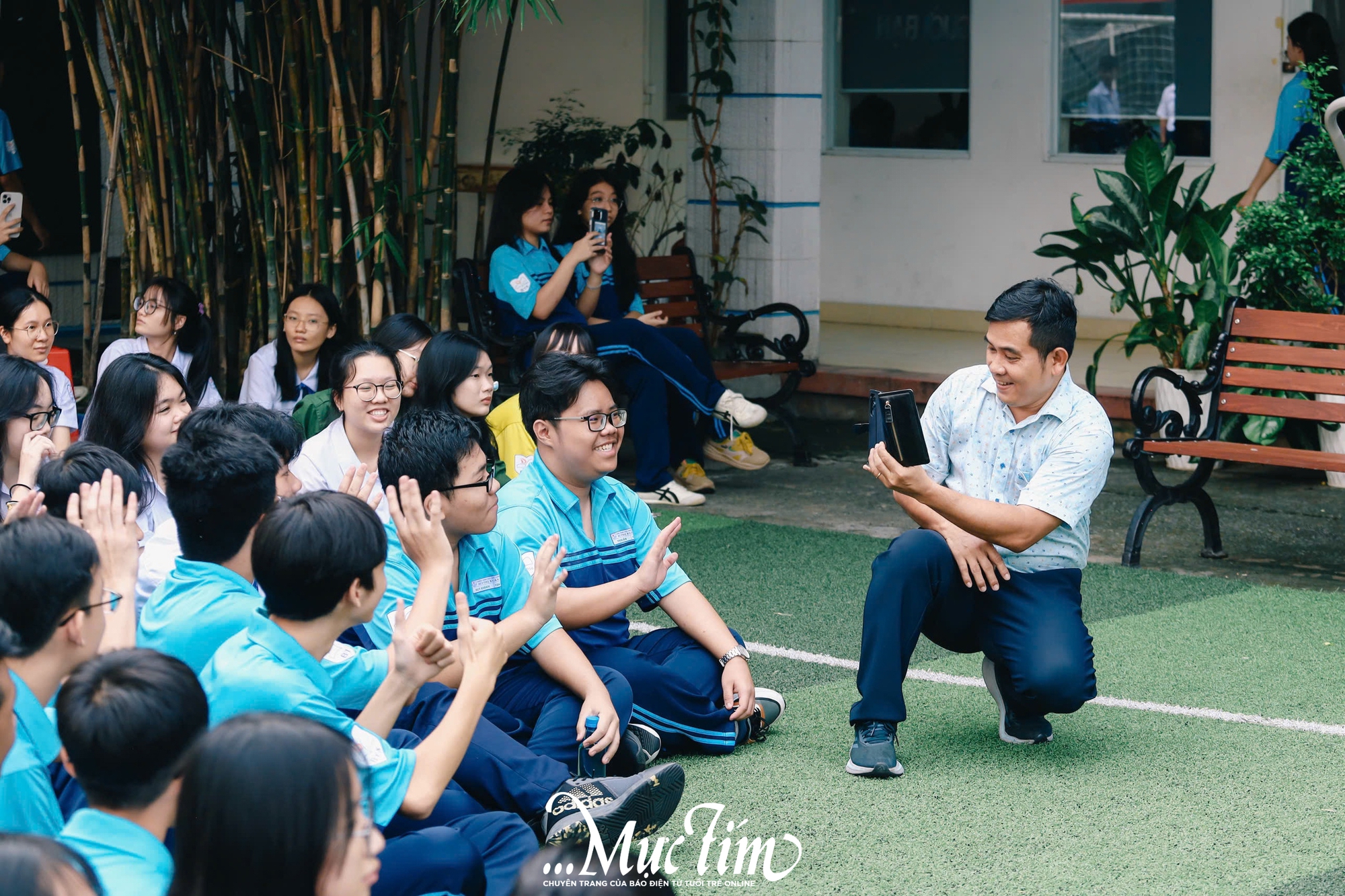 Teen Trường THPT Bùi Thị Xuân mê mẩn ‘mini show’ âm nhạc giờ ra chơi - Ảnh 15.
