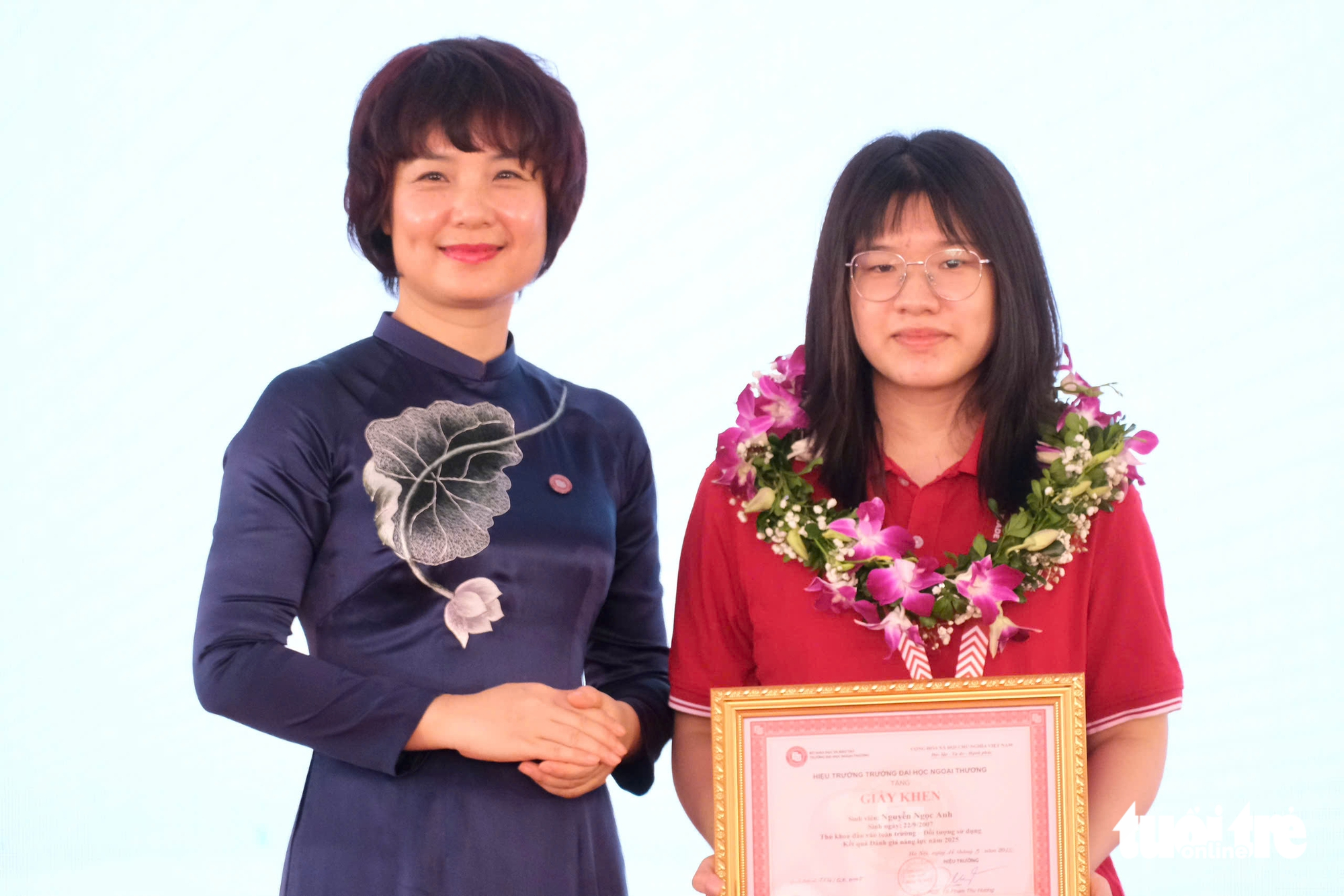 Hai lần trở thành thủ khoa của nữ sinh trường làng - Ảnh 3.