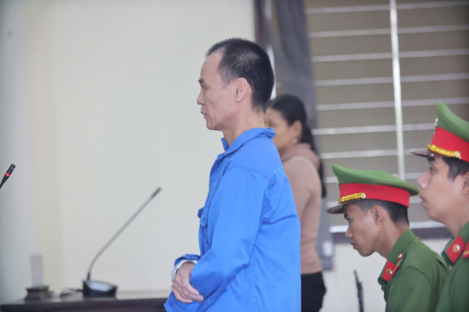 Lãnh án tù vì đâm chết thanh niên chạy xe nẹt pô rồi thách thức 'muốn gì chơi luôn' - Ảnh 1.