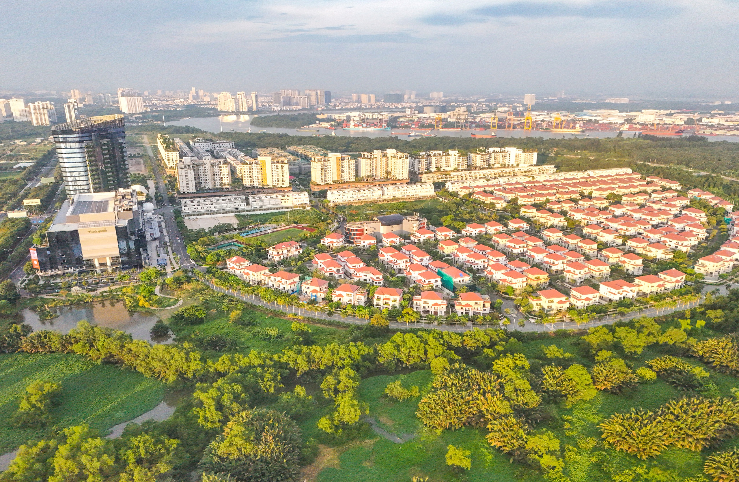 Η πόλη Χο Τσι Μινχ επανιδρύει το Τμήμα Πολεοδομίας και Αρχιτεκτονικής: Δημιουργώντας έναν στρατηγικό κόμβο για τη νέα μεγαλούπολη - Φωτογραφία 1. TP.HCM tái lập Sở Quy hoạch - Kiến trúc: Tạo đầu mối chiến lược cho siêu đô thị mới - Ảnh 1.