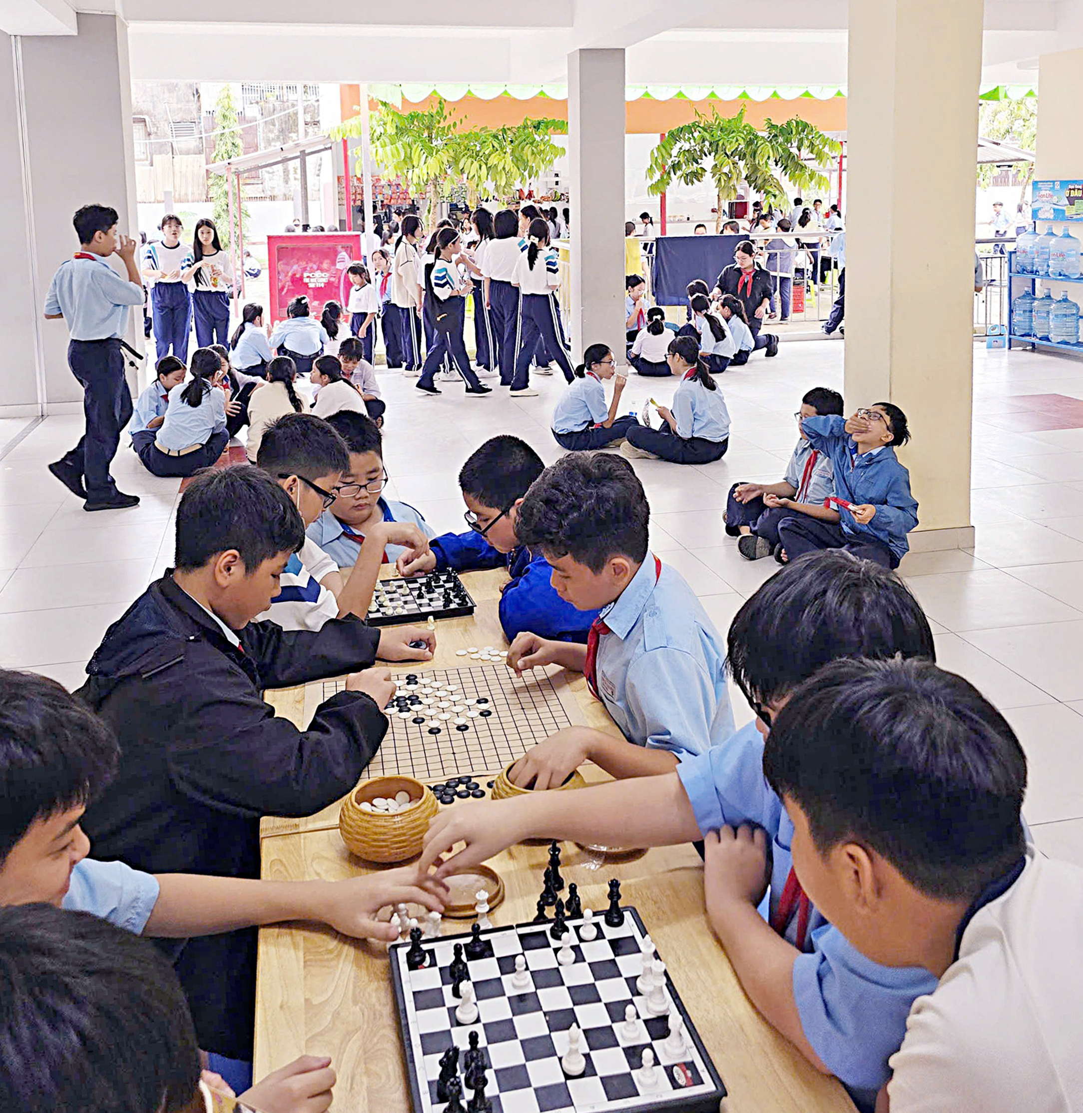 TP.HCM thí điểm giờ ra chơi không điện thoại từ tháng 10 - Ảnh 1.