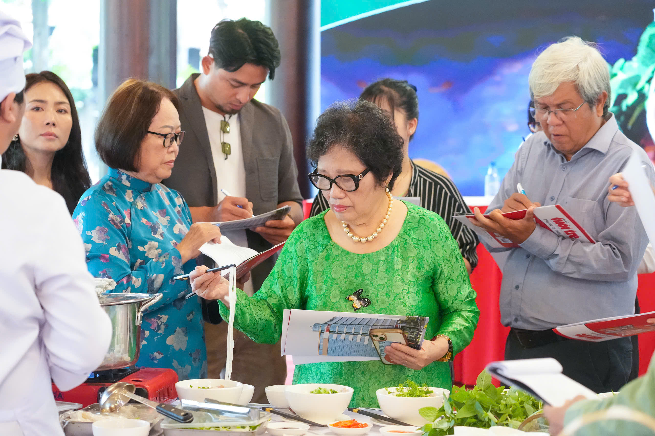 Phở mọi miền hội tụ để Đi tìm người nấu phở ngon năm 2025 - Ảnh 8.