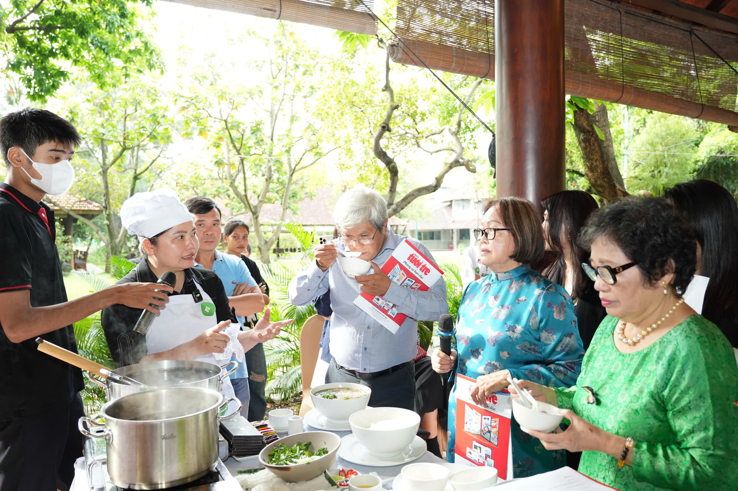 Pho មកពីគ្រប់តំបន់ប្រមូលផ្តុំគ្នាដើម្បីស្វែងរកចុងភៅ pho ល្អបំផុតនៅឆ្នាំ 2025 - រូបថត 14 ។ Phở mọi miền hội tụ để Đi tìm người nấu phở ngon năm 2025 - Ảnh 14.