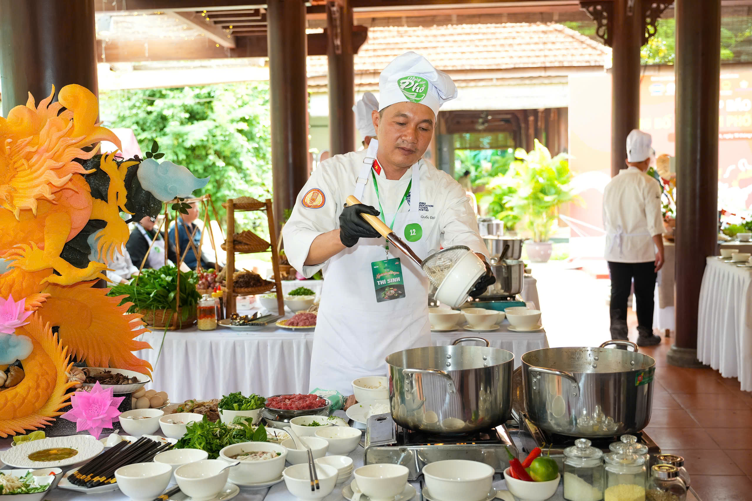 Nejlepší setkání na festivalu Hledání nejlepšího kuchaře pho 2025 - Foto 7. Tinh hoa hội tụ trong ngày hội Đi tìm người nấu phở ngon 2025 - Ảnh 5.