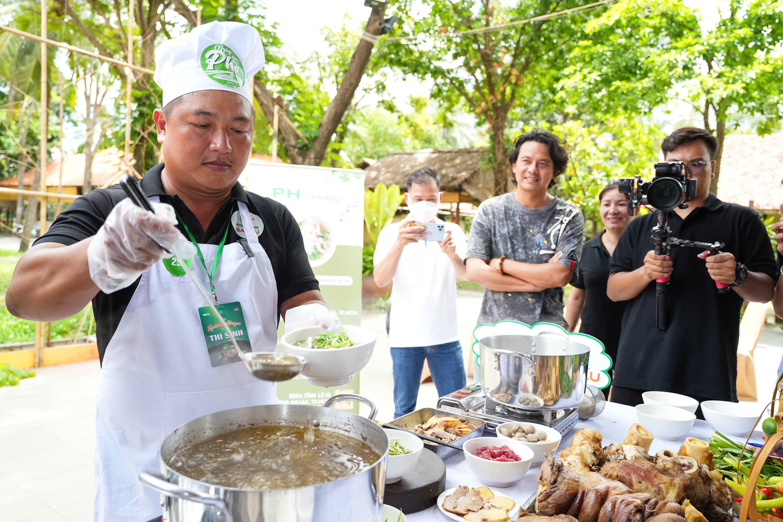 Pho មកពីគ្រប់តំបន់ប្រមូលផ្តុំគ្នាដើម្បីស្វែងរកចុងភៅ Pho ល្អបំផុតនៅឆ្នាំ 2025 - រូបថត 18 ។ Phở mọi miền hội tụ để Đi tìm người nấu phở ngon năm 2025 - Ảnh 18.