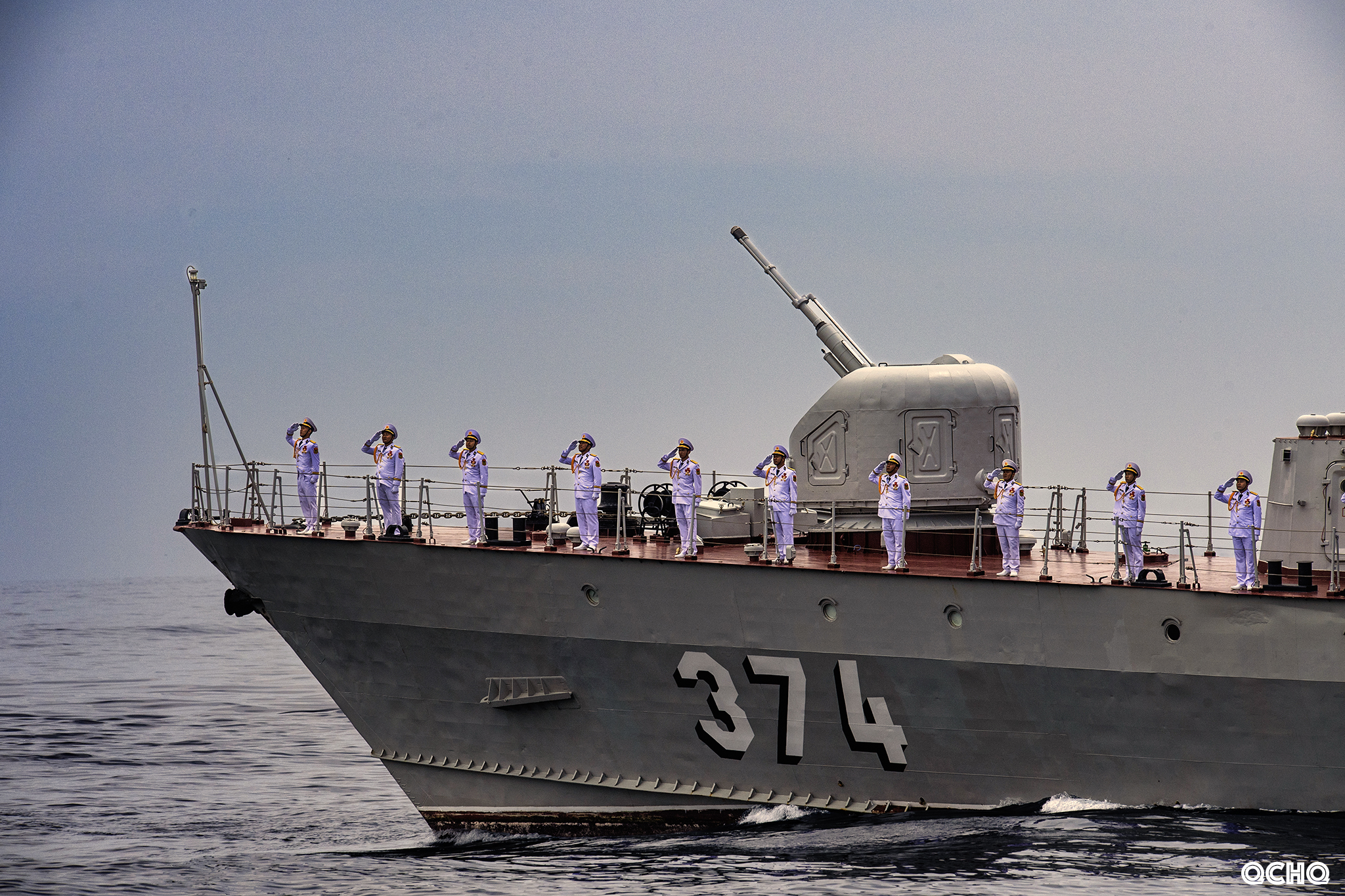 Vietnam stages first naval parade featuring submarines, missile frigates- Ảnh 11. Vietnam stages first naval parade featuring submarines, missile frigates- Ảnh 11.