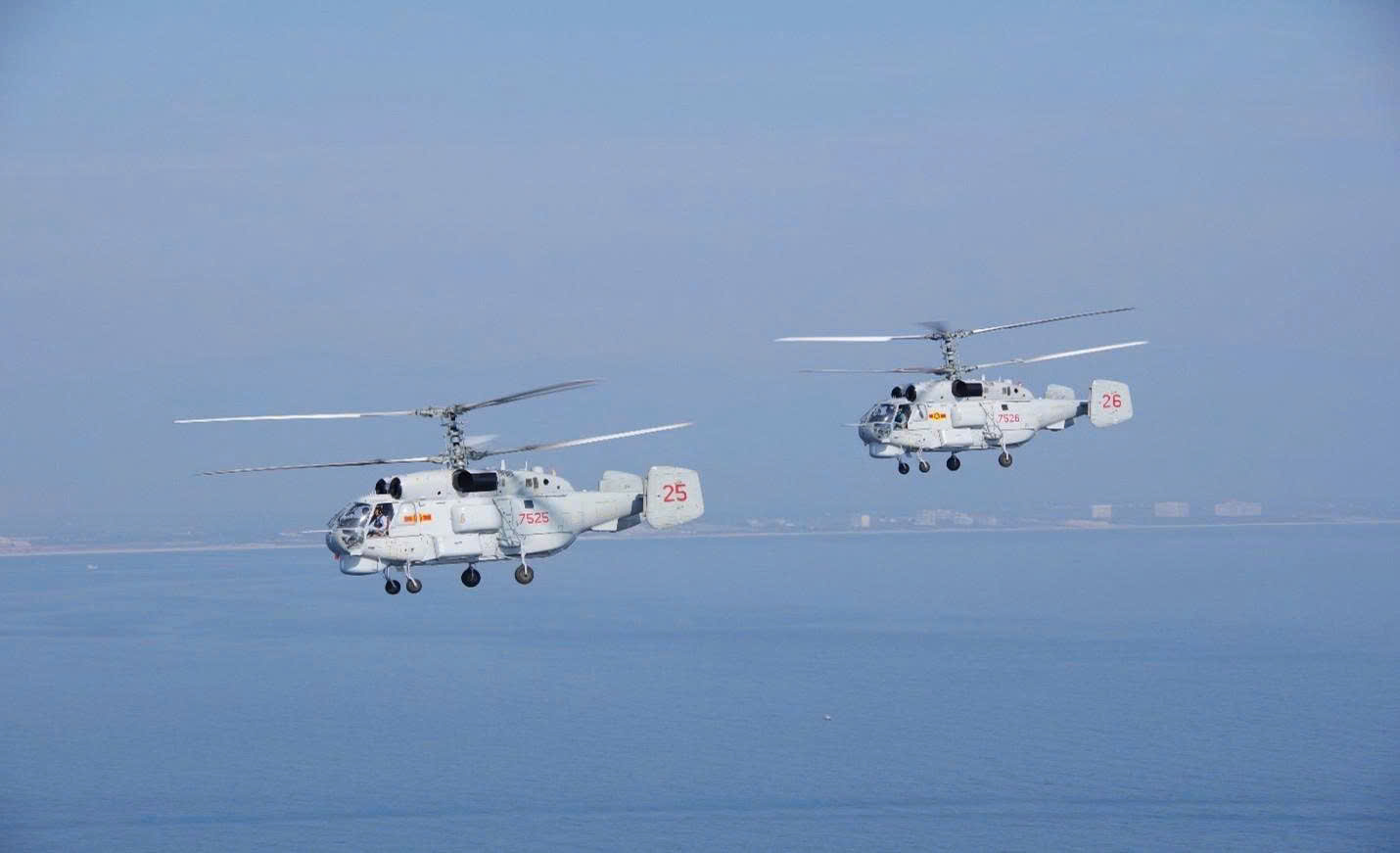 Vietnam stages first naval parade featuring submarines, missile frigates- Ảnh 13. Vietnam stages first naval parade featuring submarines, missile frigates- Ảnh 13.