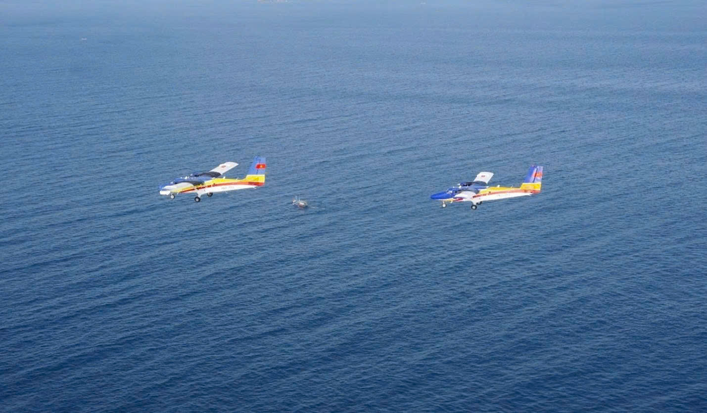 Vietnam stages first naval parade featuring submarines, missile frigates- Ảnh 14. Vietnam stages first naval parade featuring submarines, missile frigates- Ảnh 14.