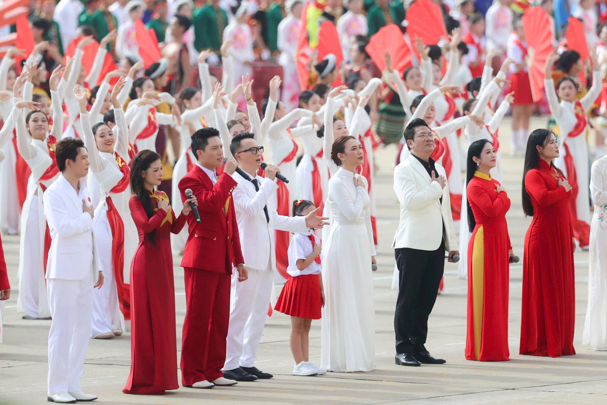 lòng yêu nước - Ảnh 1.