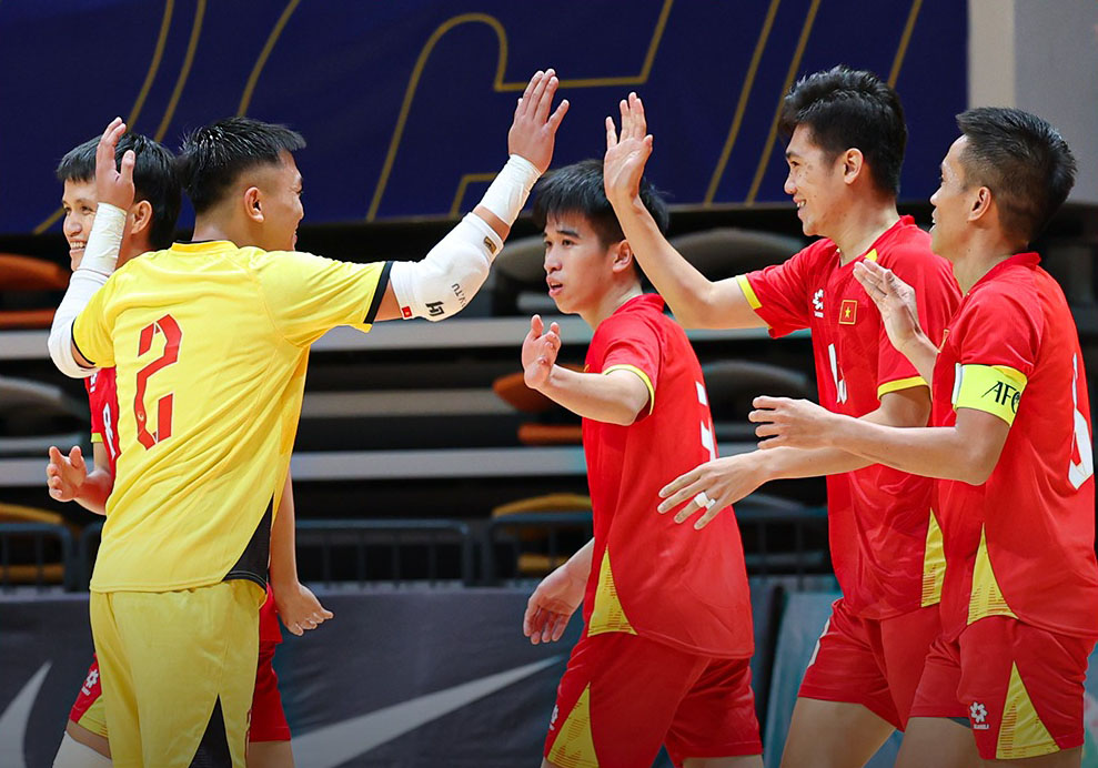 Tuyển futsal Việt Nam khiến Hong Kong thua muối mặt - Ảnh 1.