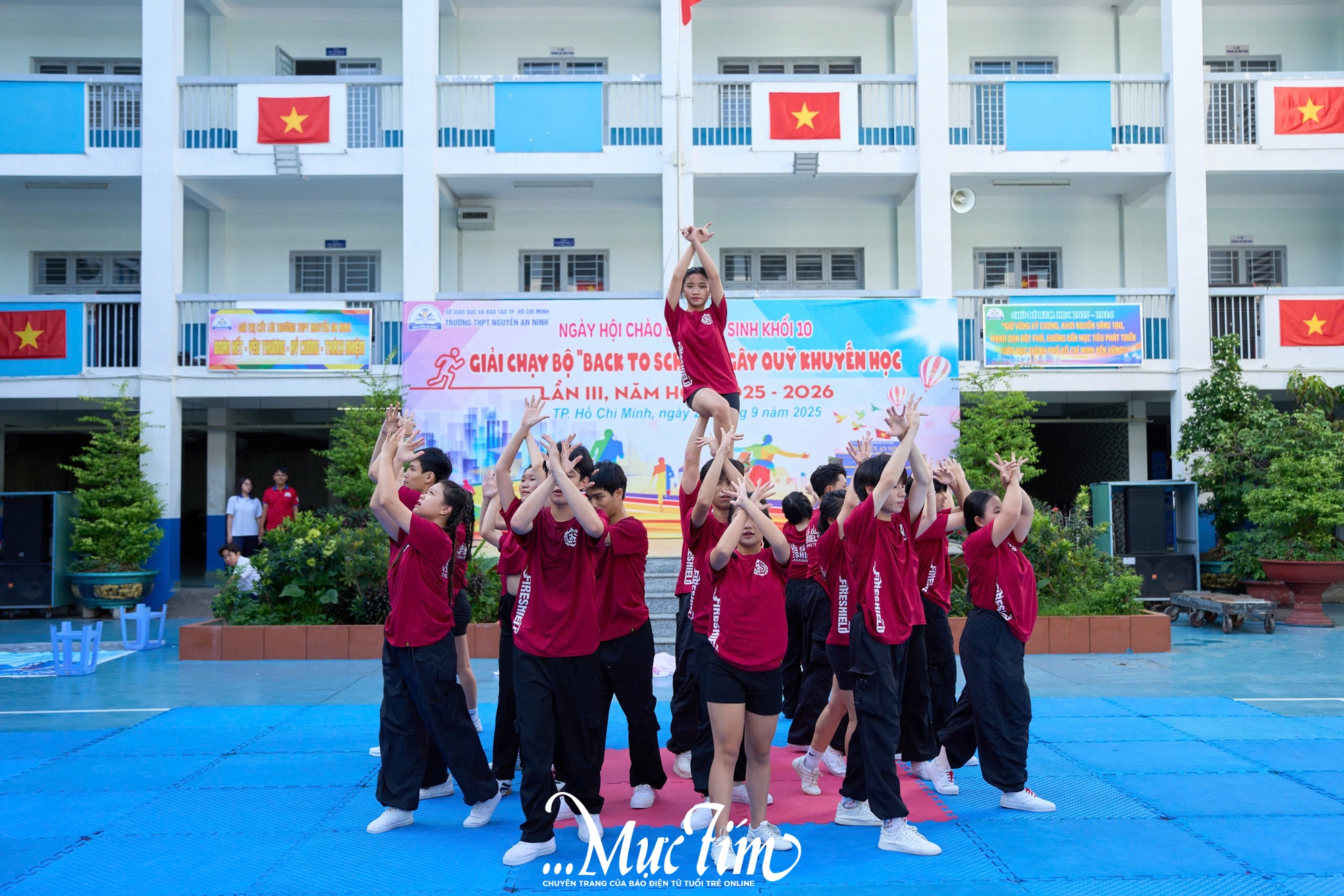 Thầy trò Trường THPT Nguyễn An Ninh gắn kết, bứt phá trên đường chạy đầu năm- Ảnh 10.