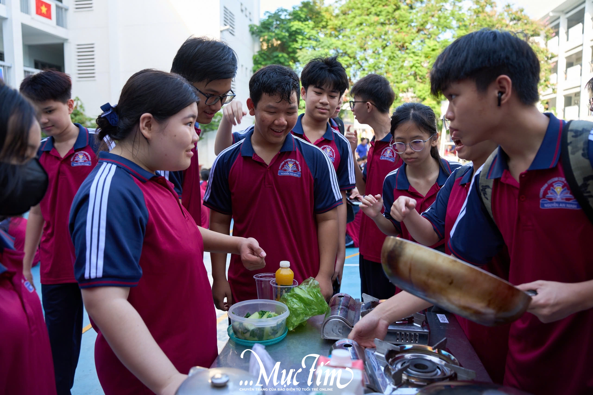 Thầy trò Trường THPT Nguyễn An Ninh gắn kết, bứt phá trên đường chạy đầu năm- Ảnh 16.