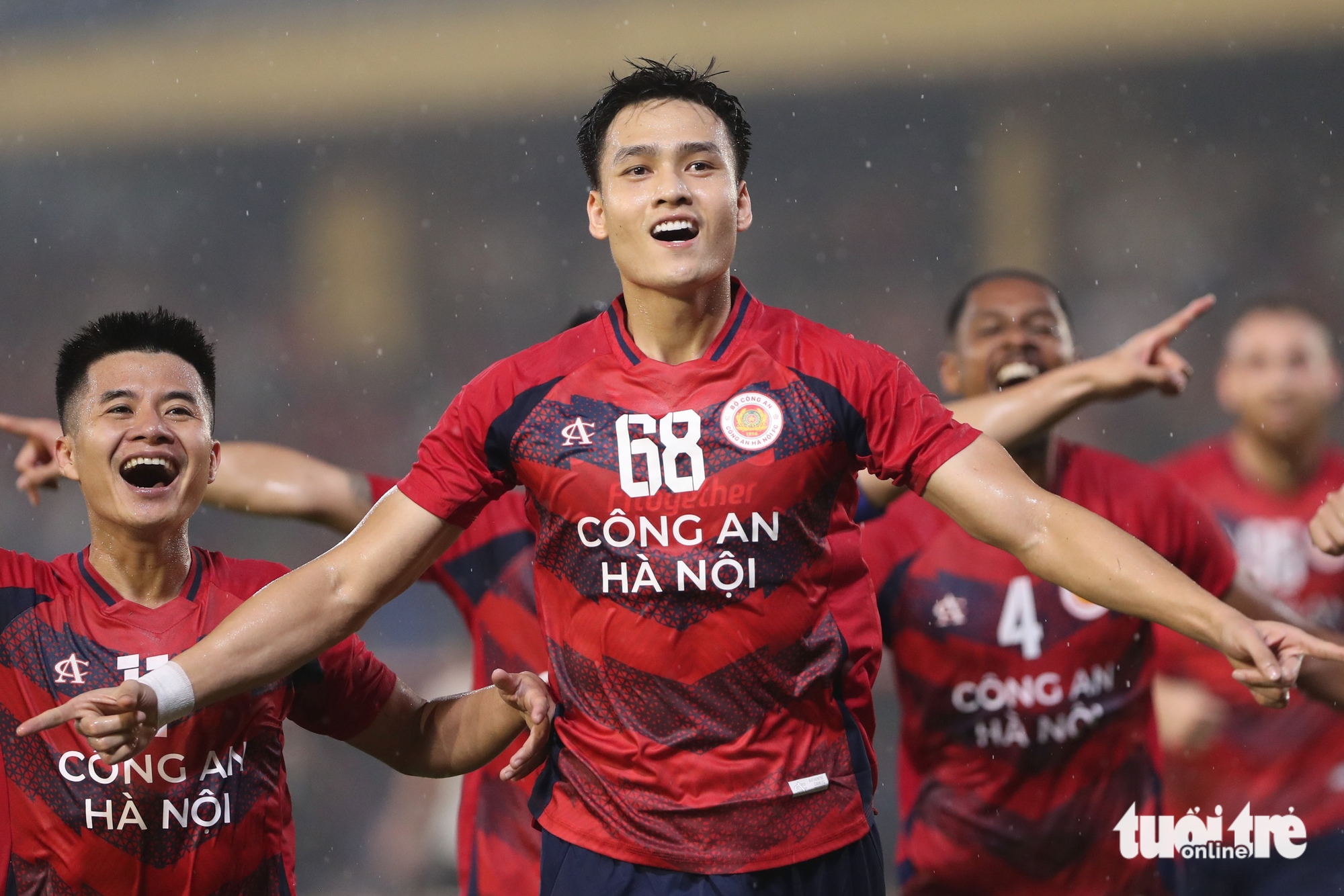 Bùi Hoàng Việt Anh nghỉ 1 tháng, nguy cơ lỡ hẹn tuyển Việt Nam - Ảnh 1.