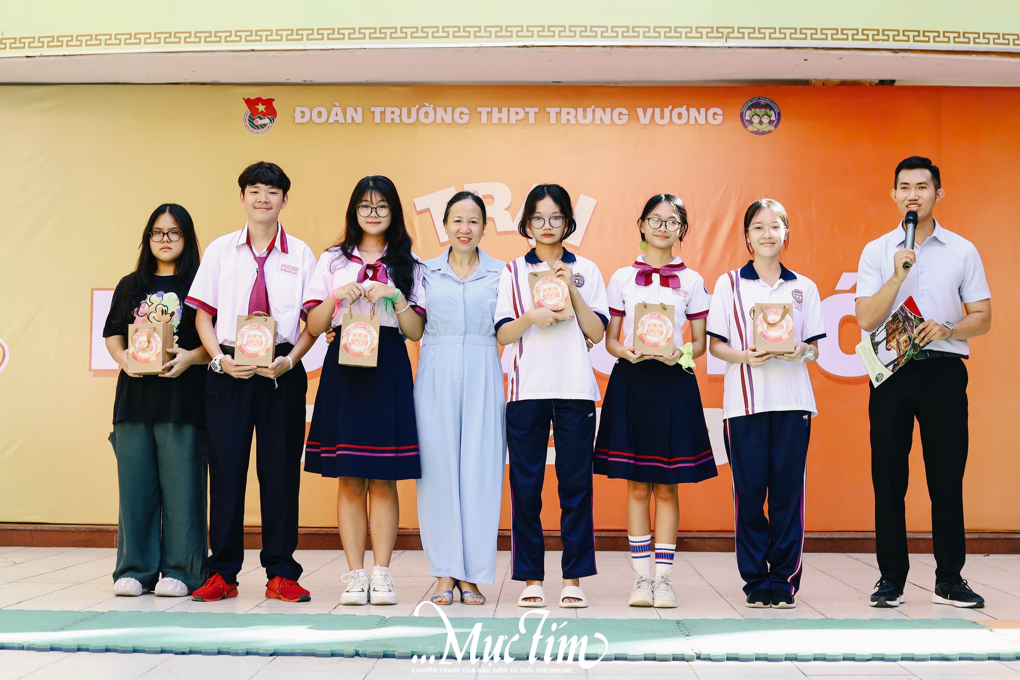 Teen Trường THPT Trưng Vương cùng nhau tạo nên ‘khởi đầu mới’ tại trại chào đón học sinh khối 10 - Ảnh 16.