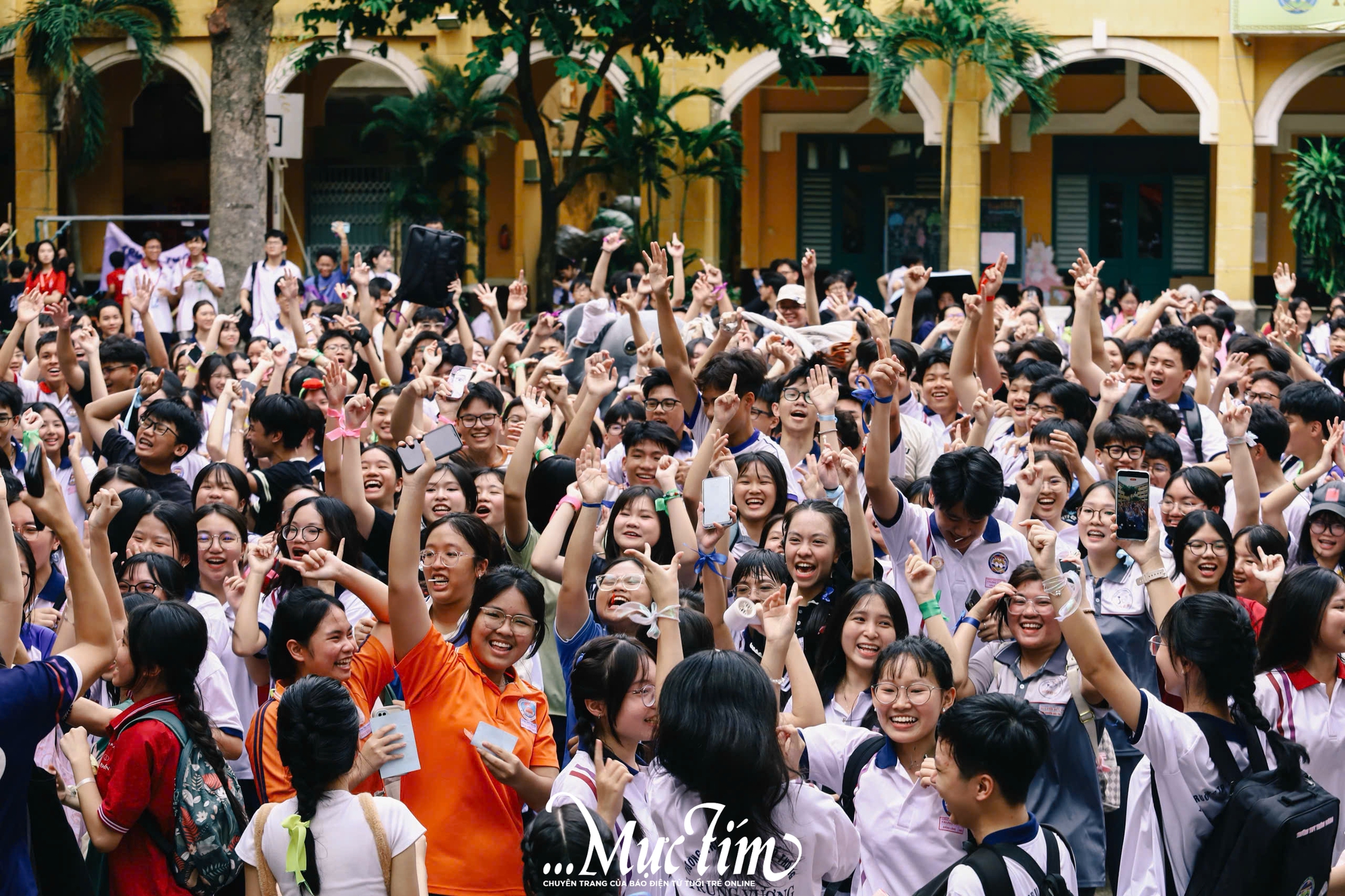 Teen Trường THPT Trưng Vương cùng nhau tạo nên ‘khởi đầu mới’ tại trại chào đón học sinh khối 10 - Ảnh 42.