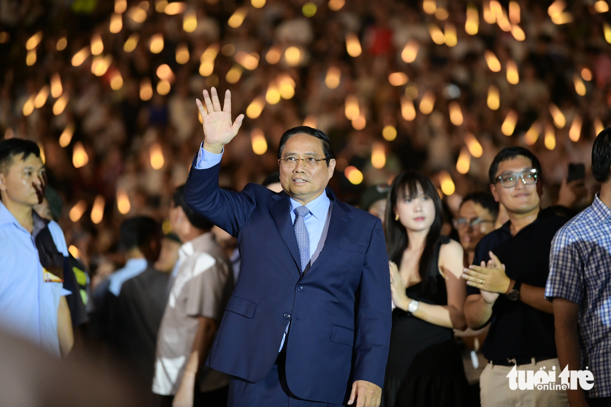 Vũ. khóc, Nguyễn Hùng tim muốn nảy ra khỏi lồng ngực khi hát hit Còn gì đẹp hơn ở V Fest - Ảnh 2.