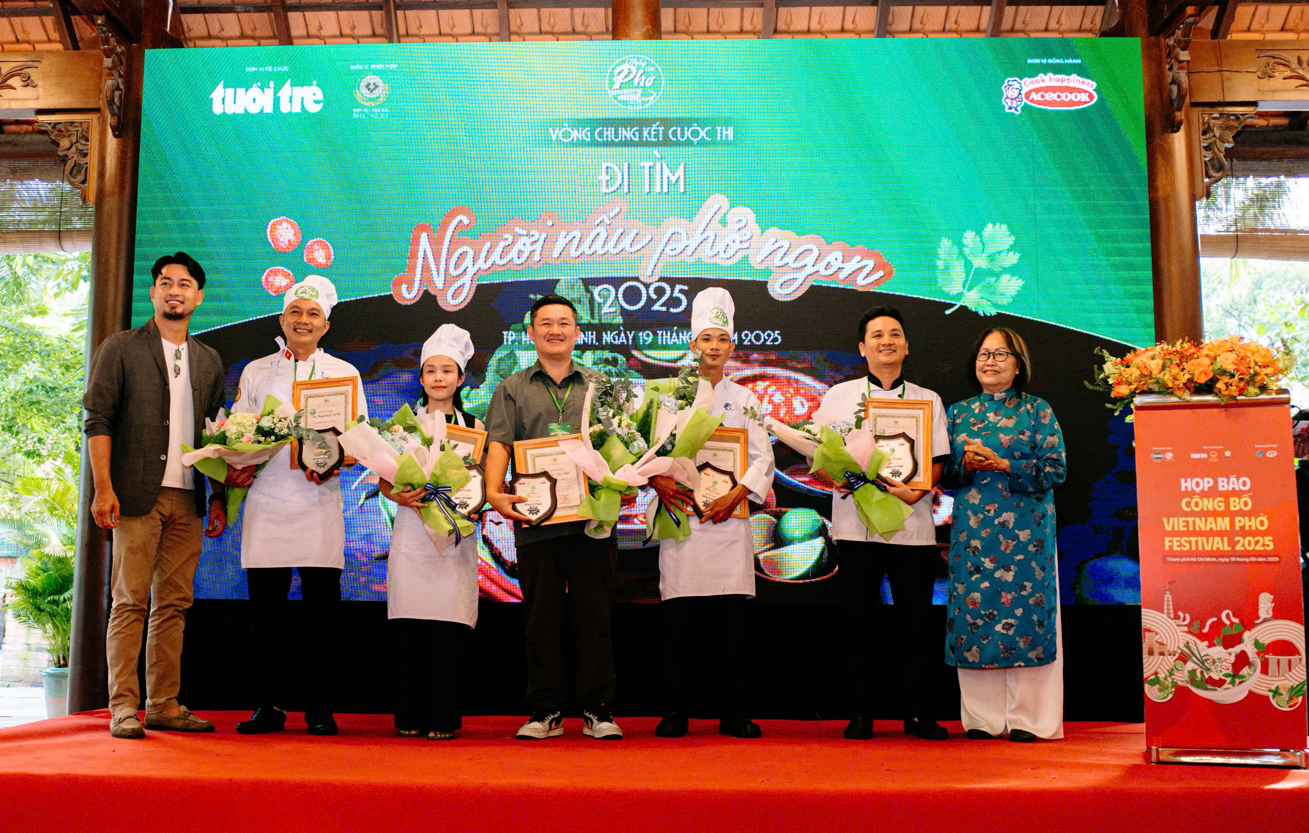 Năm Hoa hồi vàng sẽ đến Singapore - Ảnh 5.