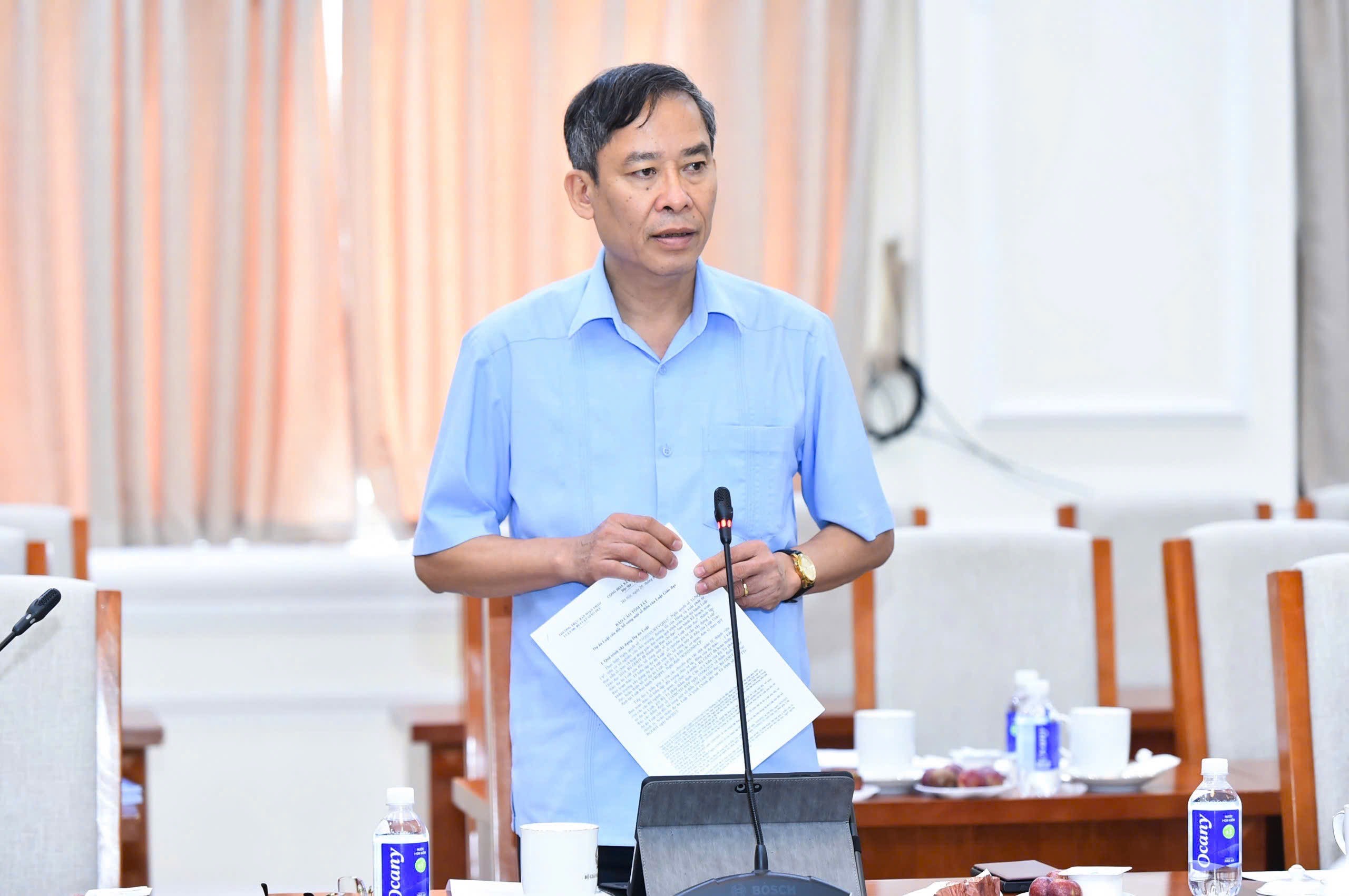 Bộ Giáo dục và Đào tạo thông tin về vụ việc học sinh có hành vi sai trái với giáo viên - Ảnh 1.