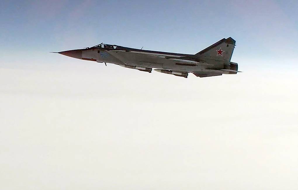 Tổng thống Czech kêu gọi NATO bắn hạ máy bay Nga - Ảnh 1. Tổng thống Czech kêu gọi NATO đáp trả, kể cả bắn hạ máy bay Nga vi phạm không phận - Ảnh 1.