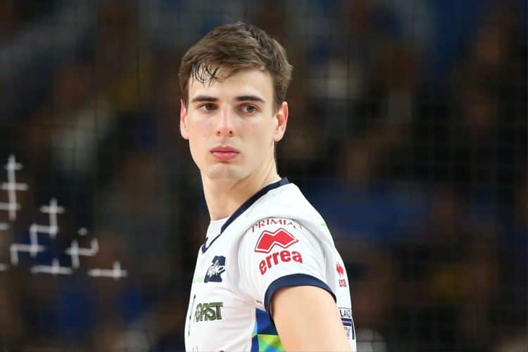 Bóng chuyền, môn thể thao thu hút cả 3 giới - Ảnh 1.