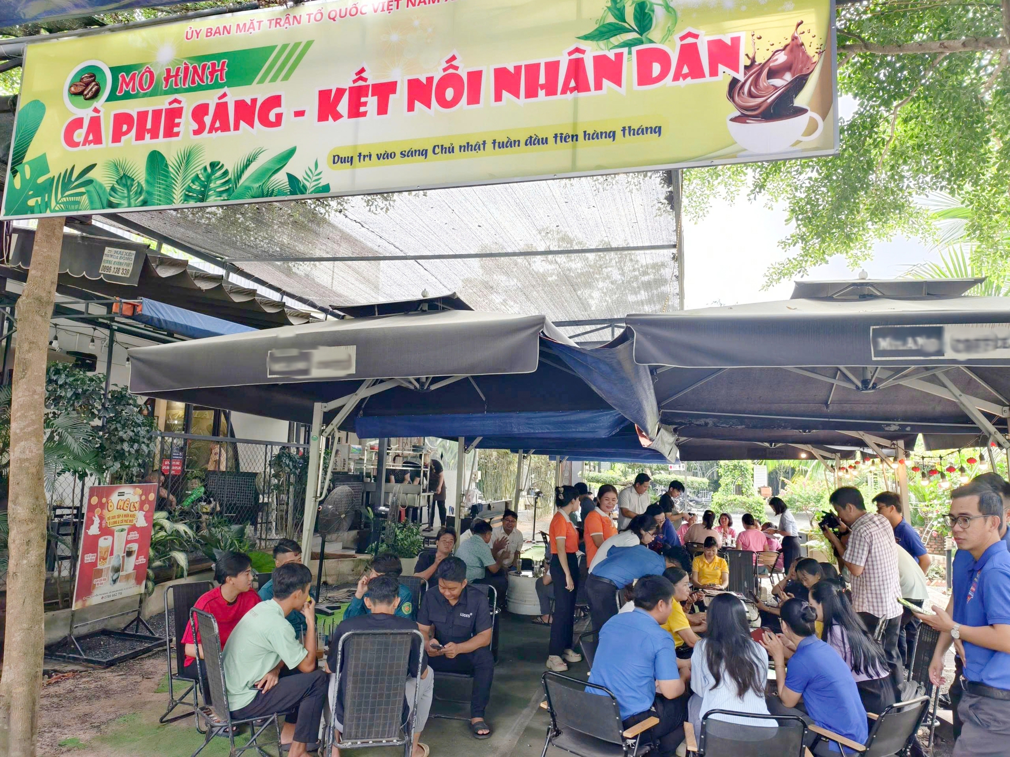 Xã ngoại thành TP.HCM nhân rộng mô hình cà phê sáng hướng dẫn dân làm dịch vụ công trực tuyến - Ảnh 4.