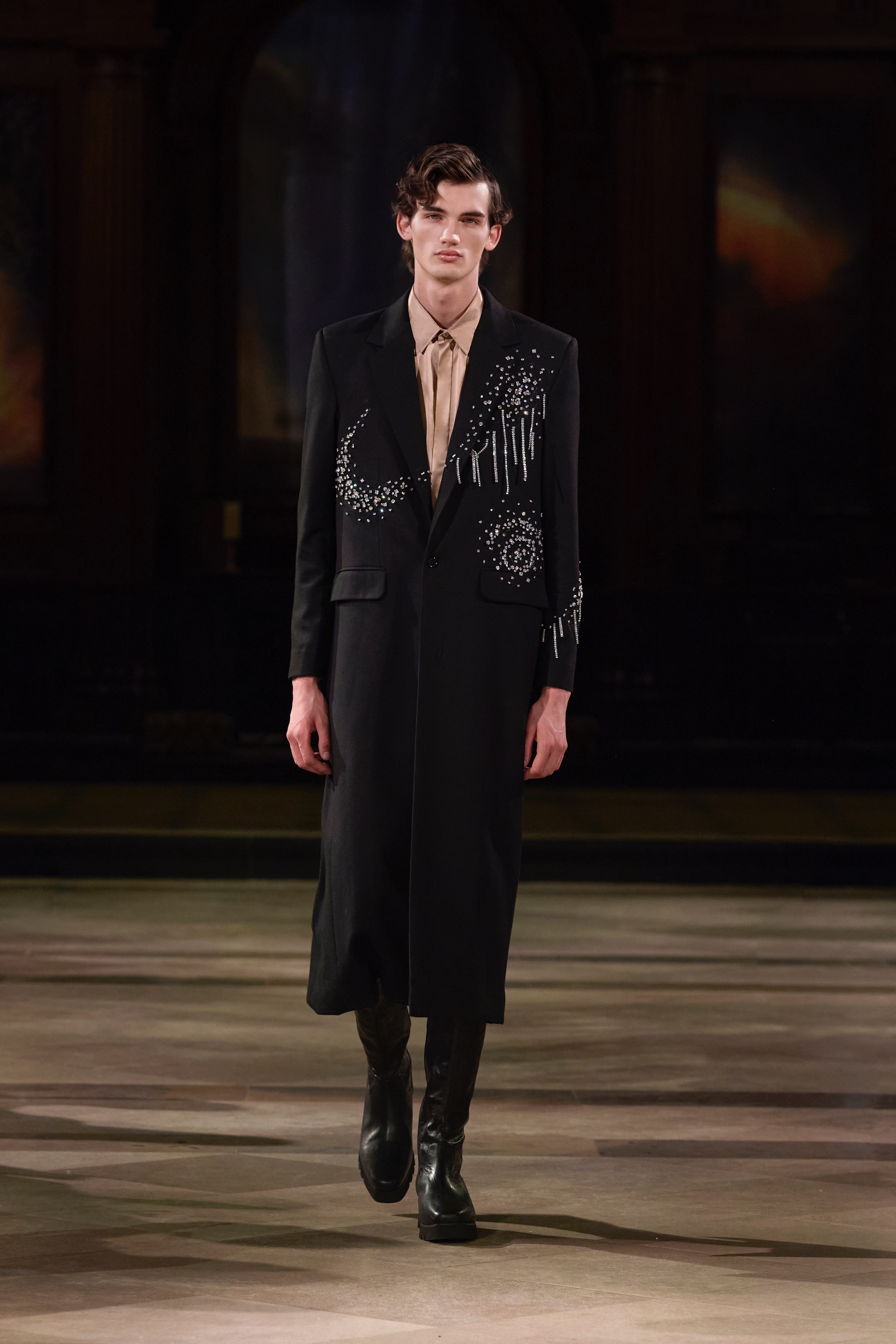 Nhà thiết kế Trần Hùng trình làng bộ sưu tập thứ 14 tại London Fashion Week - Ảnh 11.