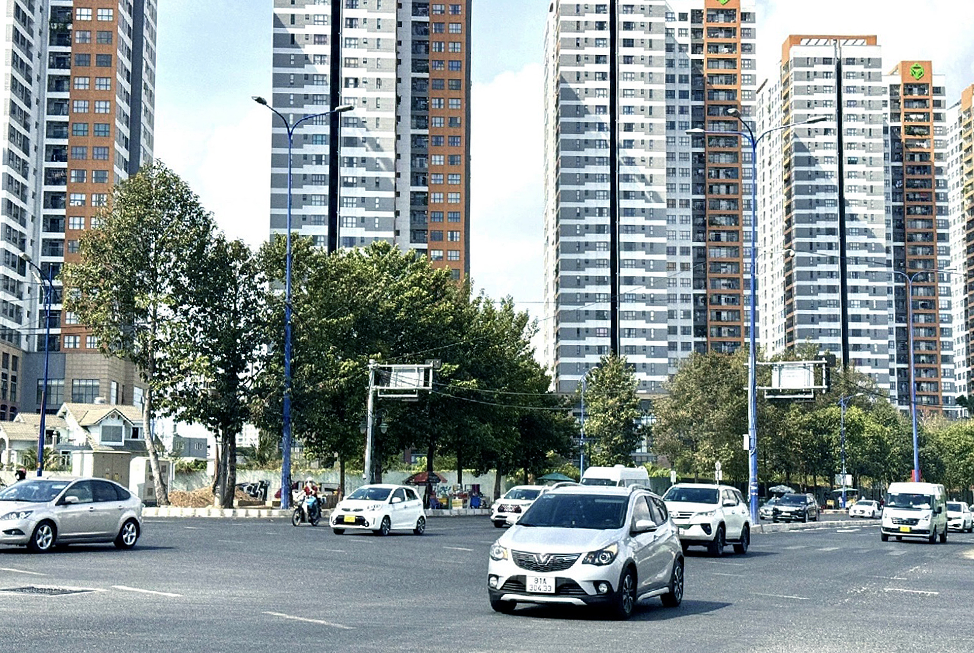 Sẽ làm làn đường riêng cho xe đạp trên đường Mai Chí Thọ - Ảnh 1.