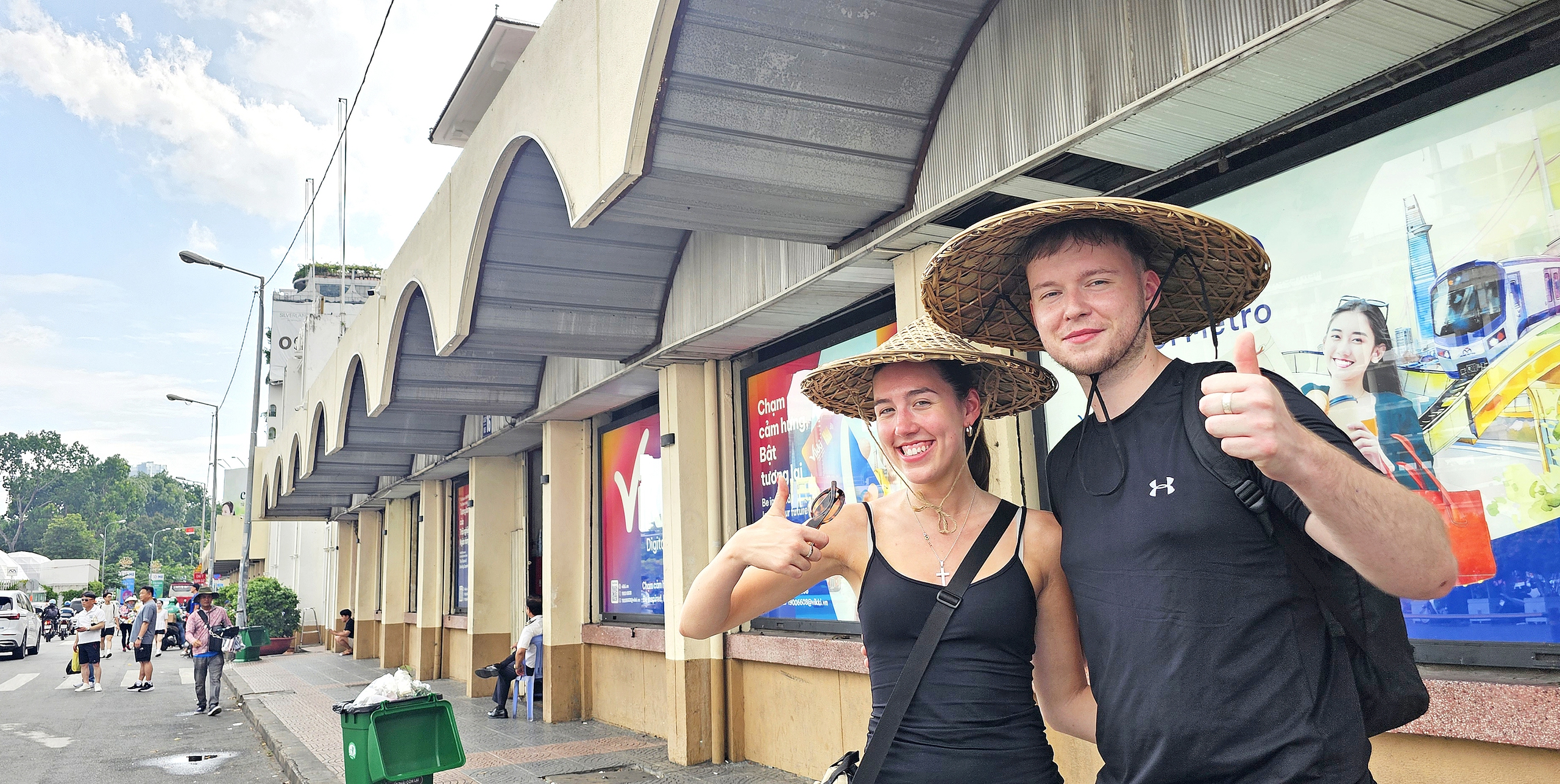 Từ Hạnh Phúc, nón 'hiệp khách' đi muôn phương - Ảnh 1.