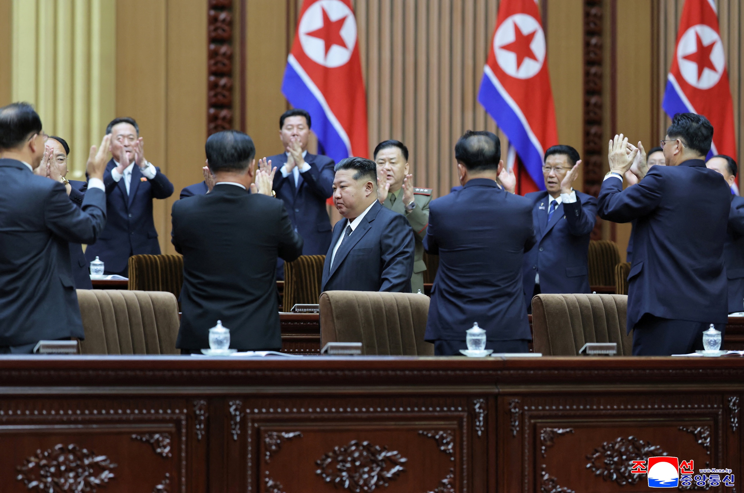 Ông Kim Jong Un nêu điều kiện đối thoại với Mỹ, giải thích lý do không bỏ vũ khí hạt nhân - Ảnh 1.