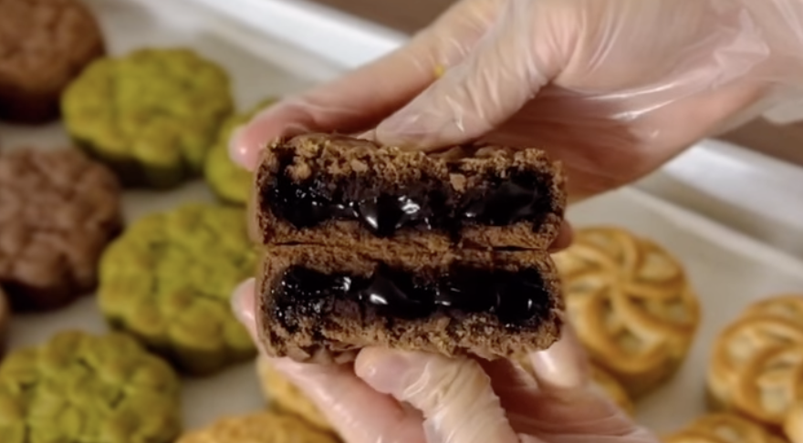 Đủ trend bánh trung thu hiện đại khiến giới trẻ ‘điên đảo’ - Ảnh 2.