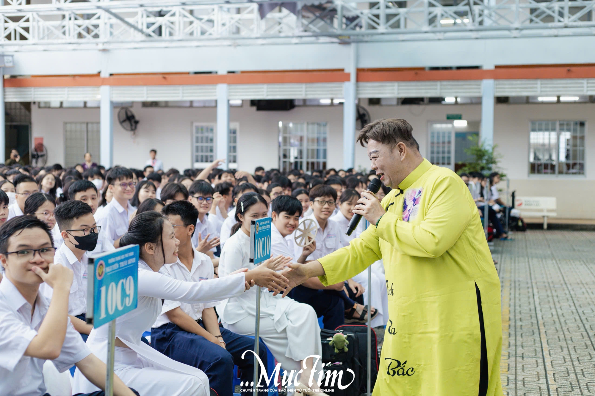 Teen Trường THPT Nguyễn Thái Bình giao lưu với nghệ sĩ nổi tiếng ngay tại trường- Ảnh 5.