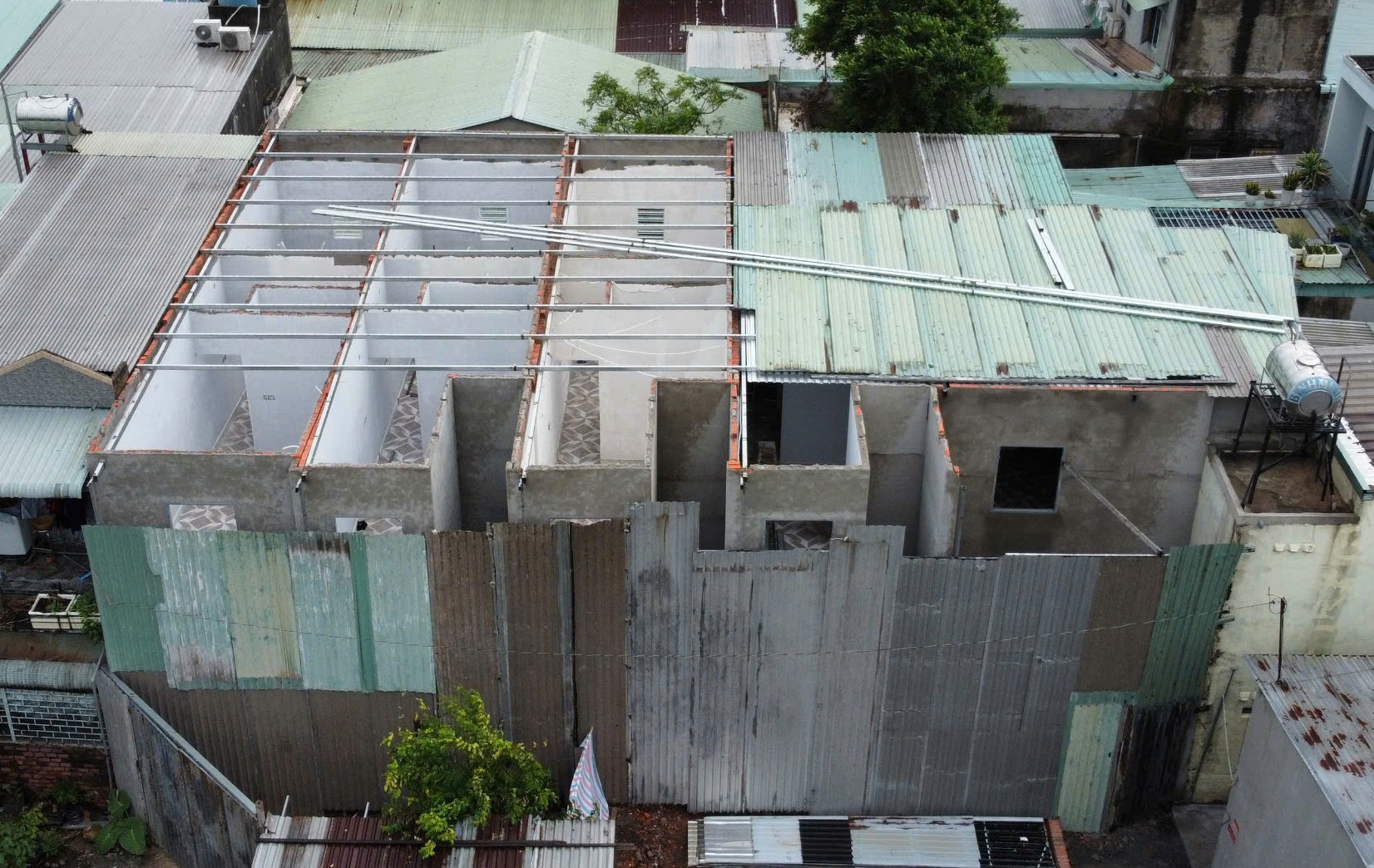 Nhà xây lụi, số lụi, phường Thới An báo cáo đã tháo dỡ, thực tế chưa hoàn tất - Ảnh 1.