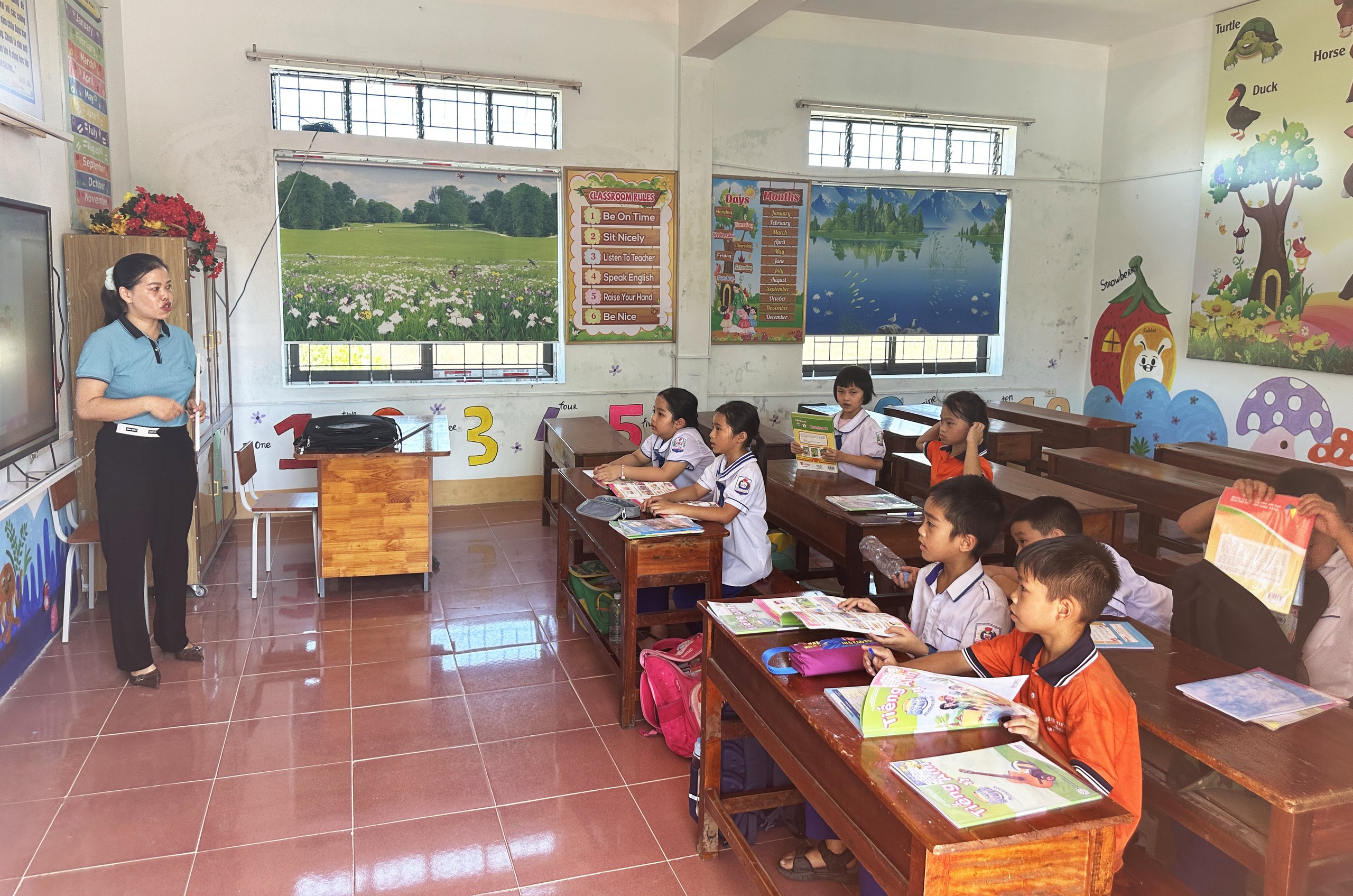 Nghệ An tạm dừng thu các khoản đóng góp xã hội hóa giáo dục trong năm học mới - Ảnh 1.