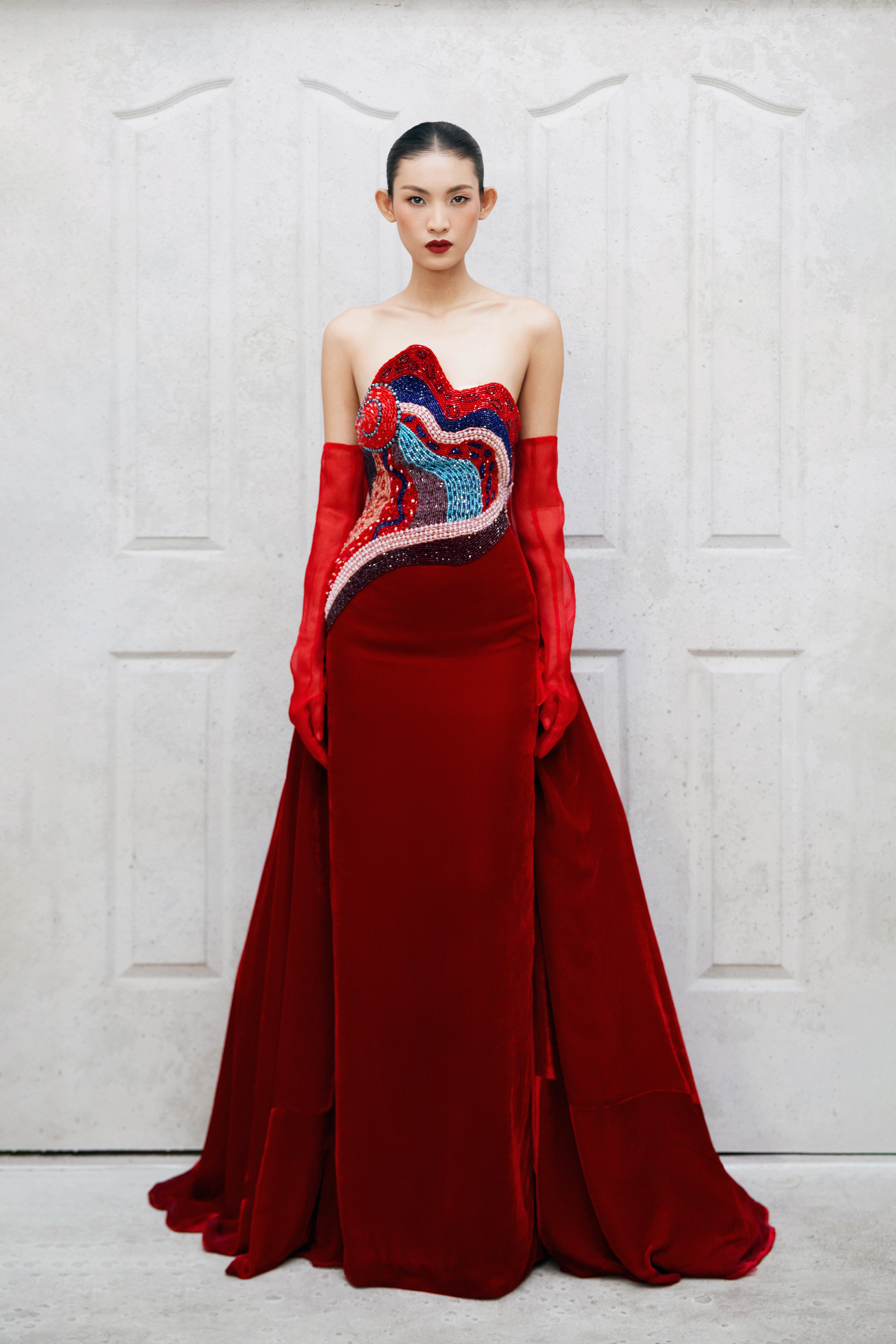 អ្នករចនា Ha Linh Thu ត្រឡប់មកទីក្រុងប៉ារីសវិញ ដើម្បីរៀបចំកម្មវិធីបង្ហាញម៉ូដ - រូបថត ៧. Nhà thiết kế Hà Linh Thư trở lại Paris tổ chức show thời trang - Ảnh 7.