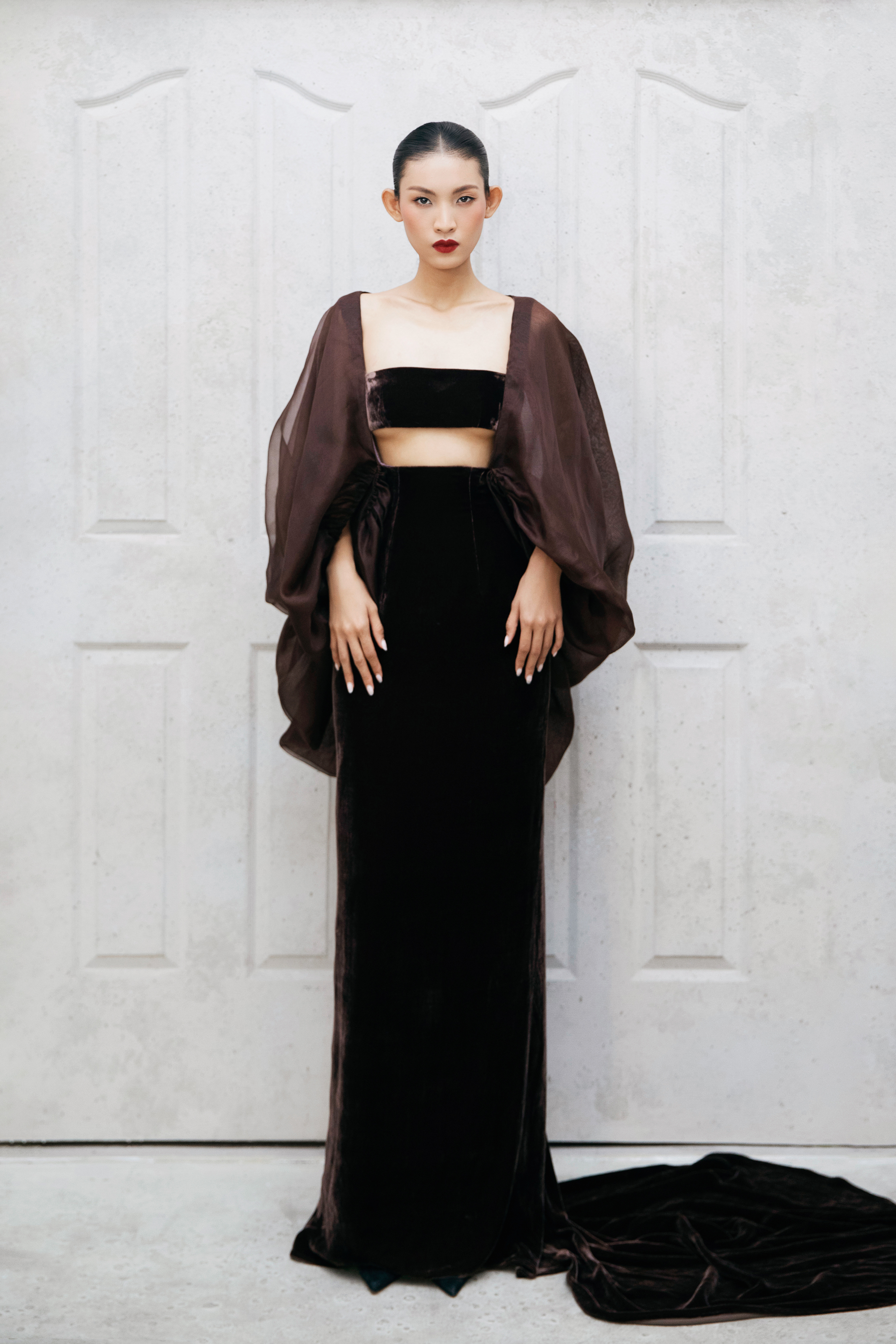 Nhà thiết kế Hà Linh Thư trở lại Paris tổ chức show thời trang - Ảnh 19.