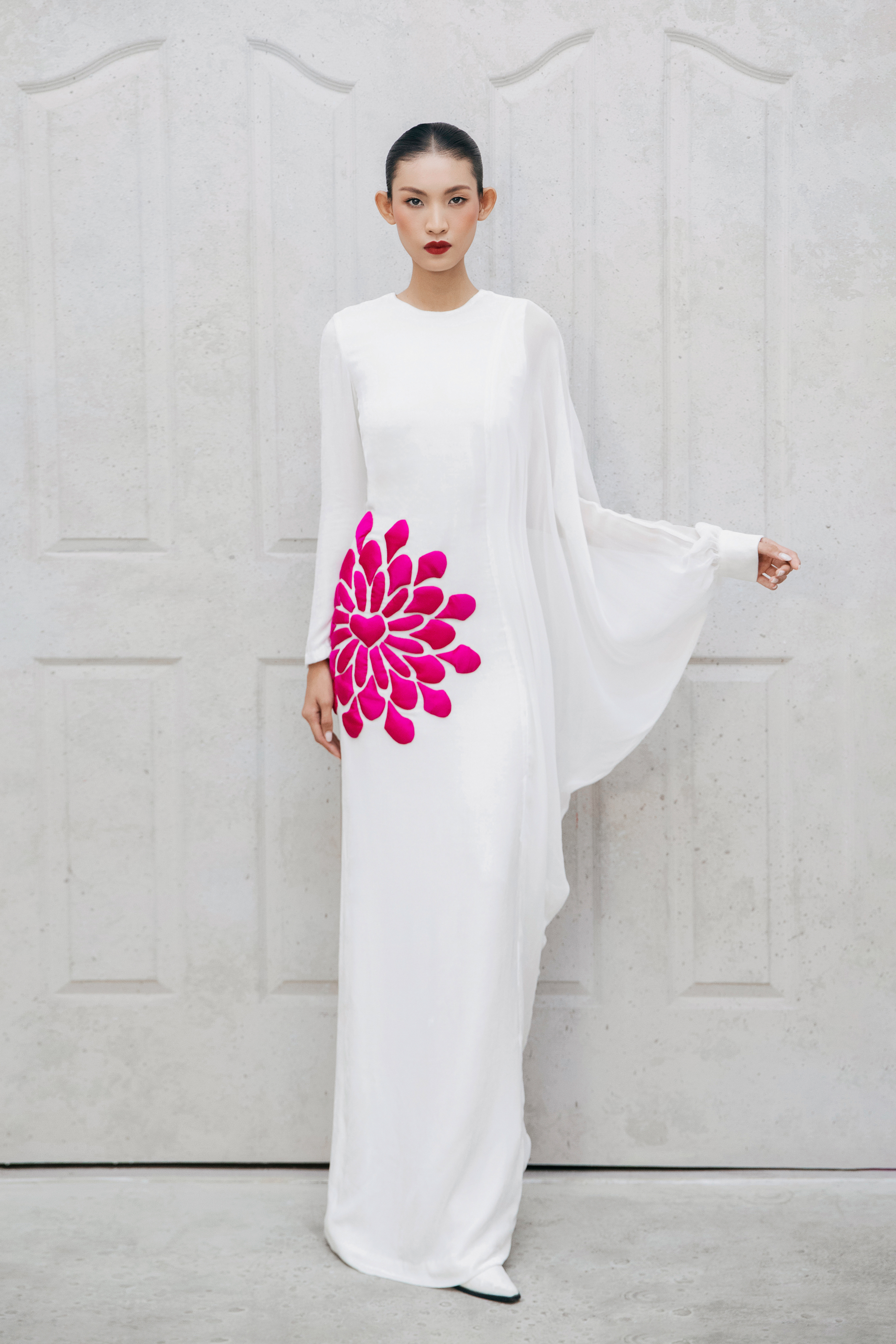 អ្នករចនា Ha Linh Thu ត្រឡប់មកទីក្រុងប៉ារីសវិញ ដើម្បីរៀបចំកម្មវិធីបង្ហាញម៉ូដ - រូបថត ៥. Nhà thiết kế Hà Linh Thư trở lại Paris tổ chức show thời trang - Ảnh 5.